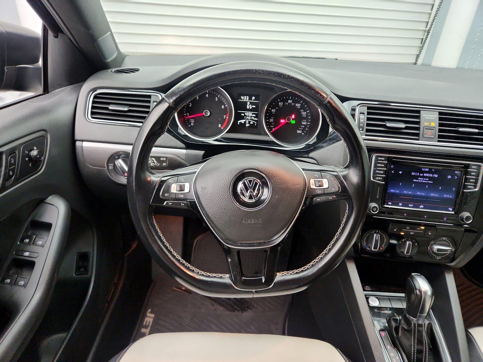 Thumbnail: 2016 Volkswagen Jetta - 10