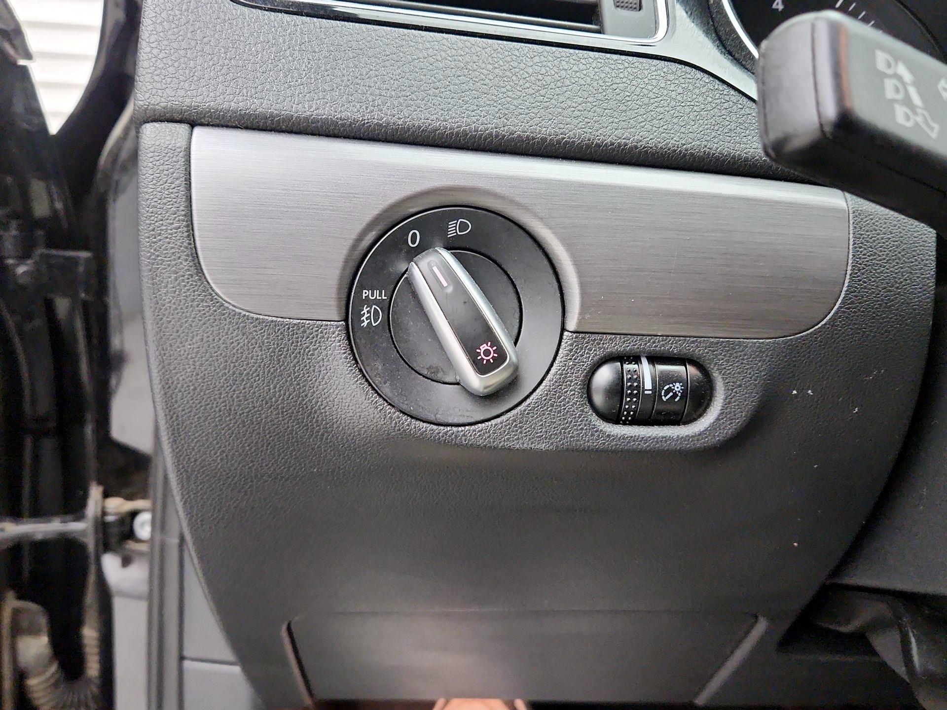 Thumbnail: 2016 Volkswagen Jetta - 13