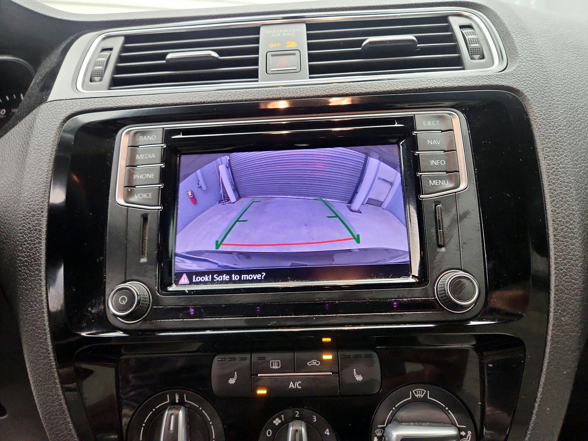 Thumbnail: 2016 Volkswagen Jetta - 14