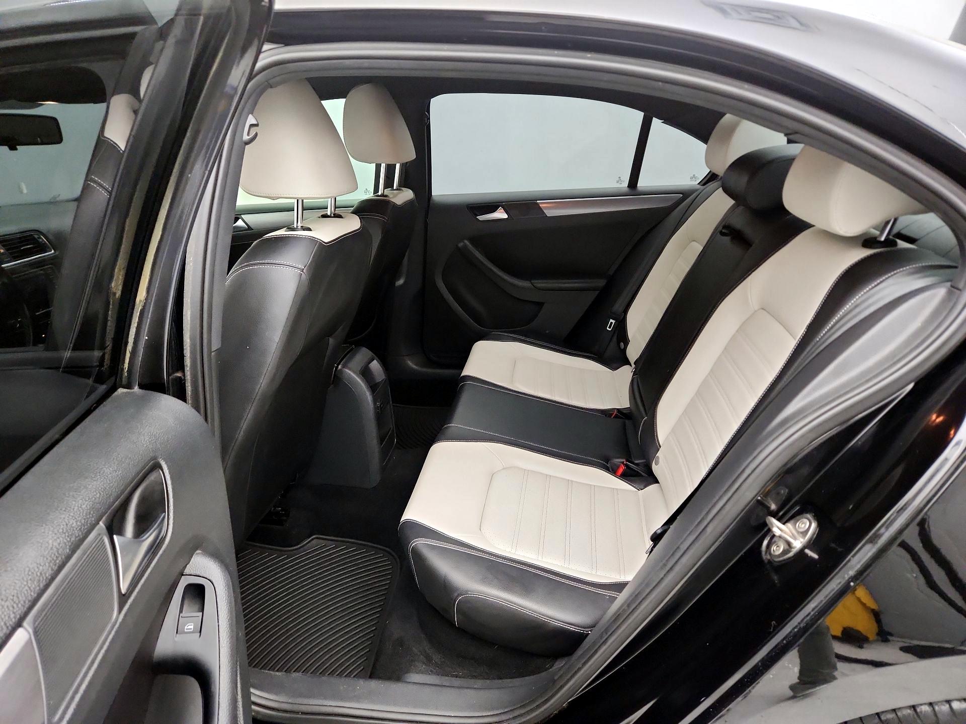 Thumbnail: 2016 Volkswagen Jetta - 19