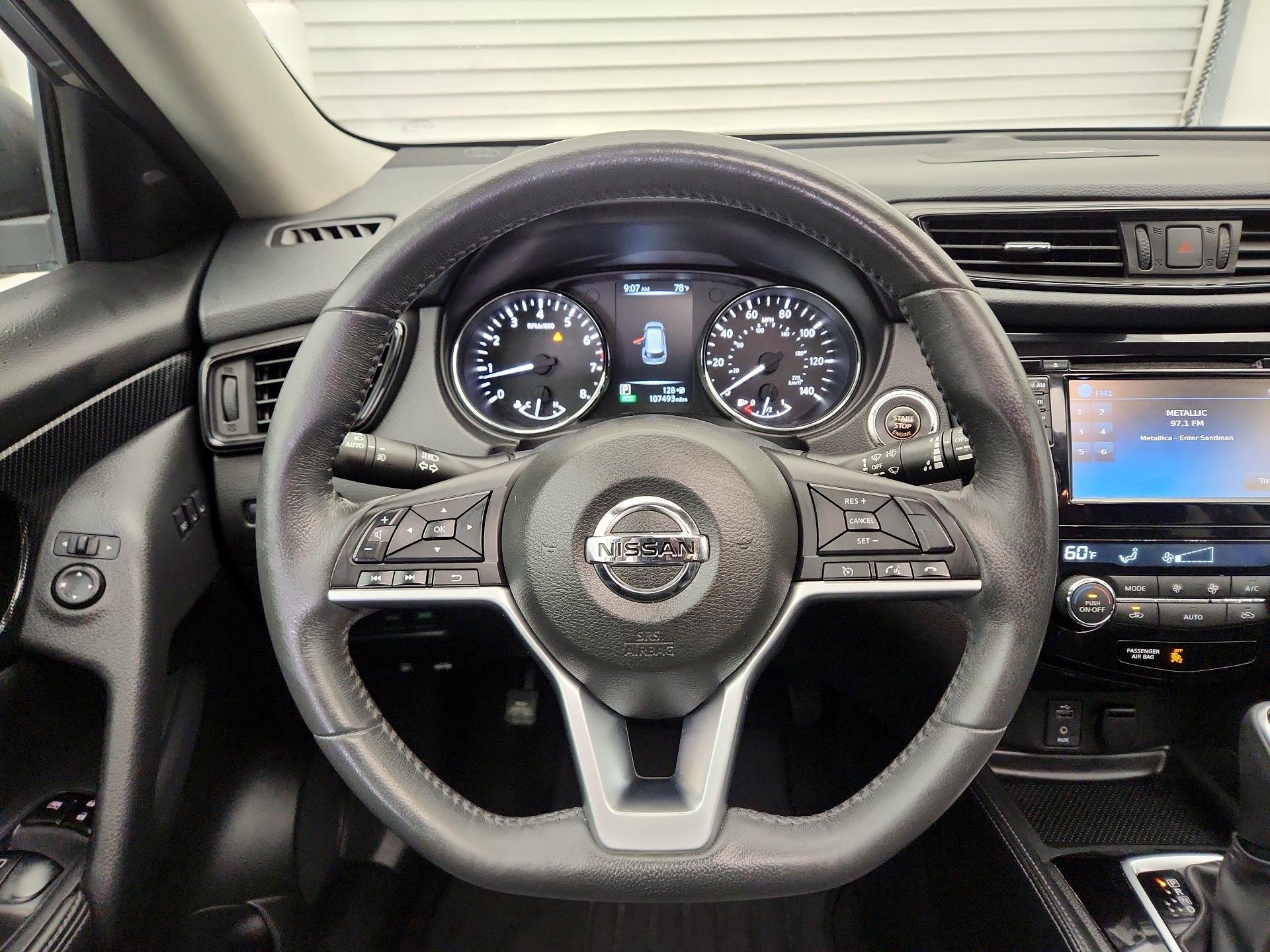 Thumbnail: 2017 Nissan Rogue - 10