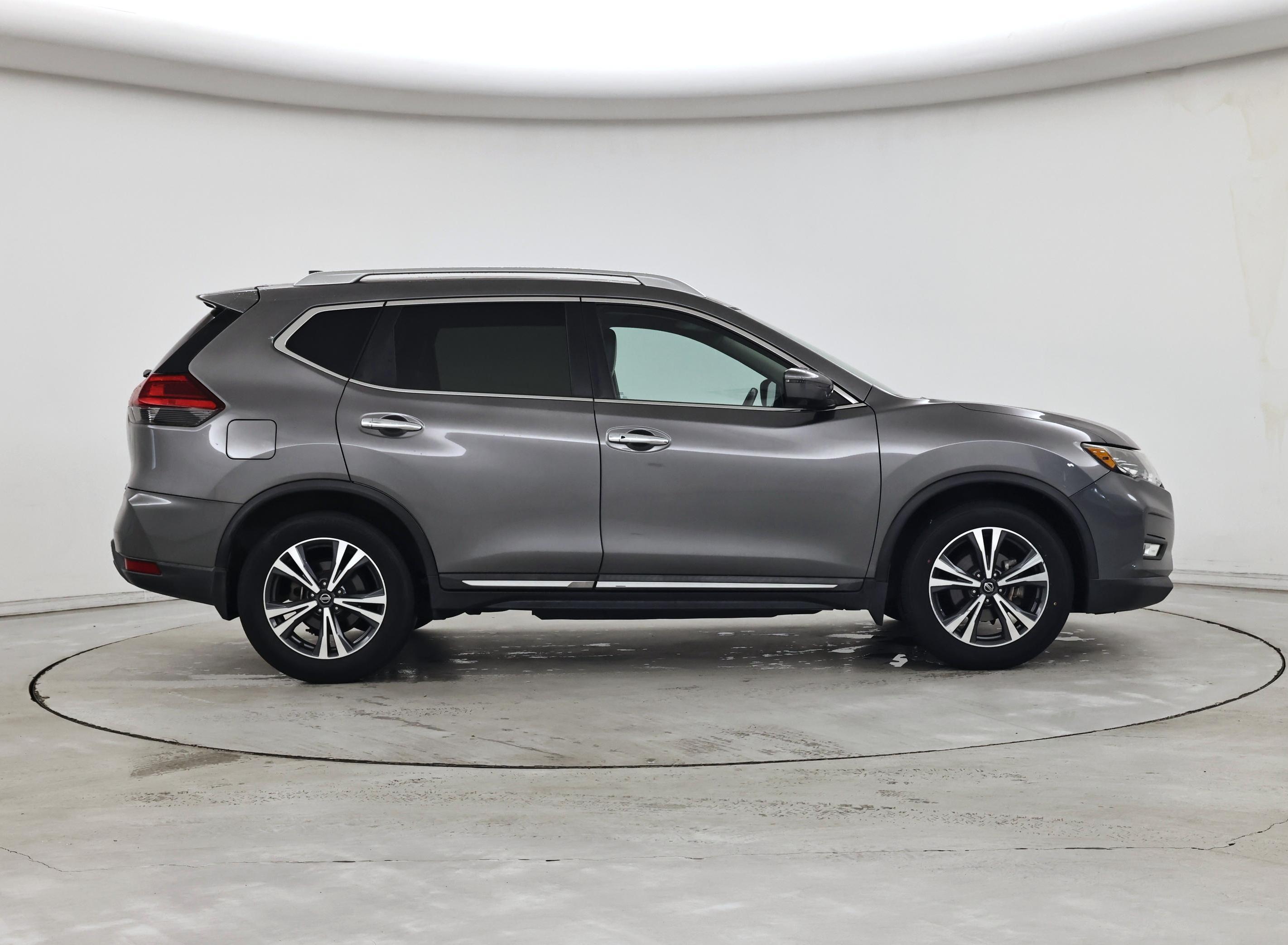 Thumbnail: 2017 Nissan Rogue - 7