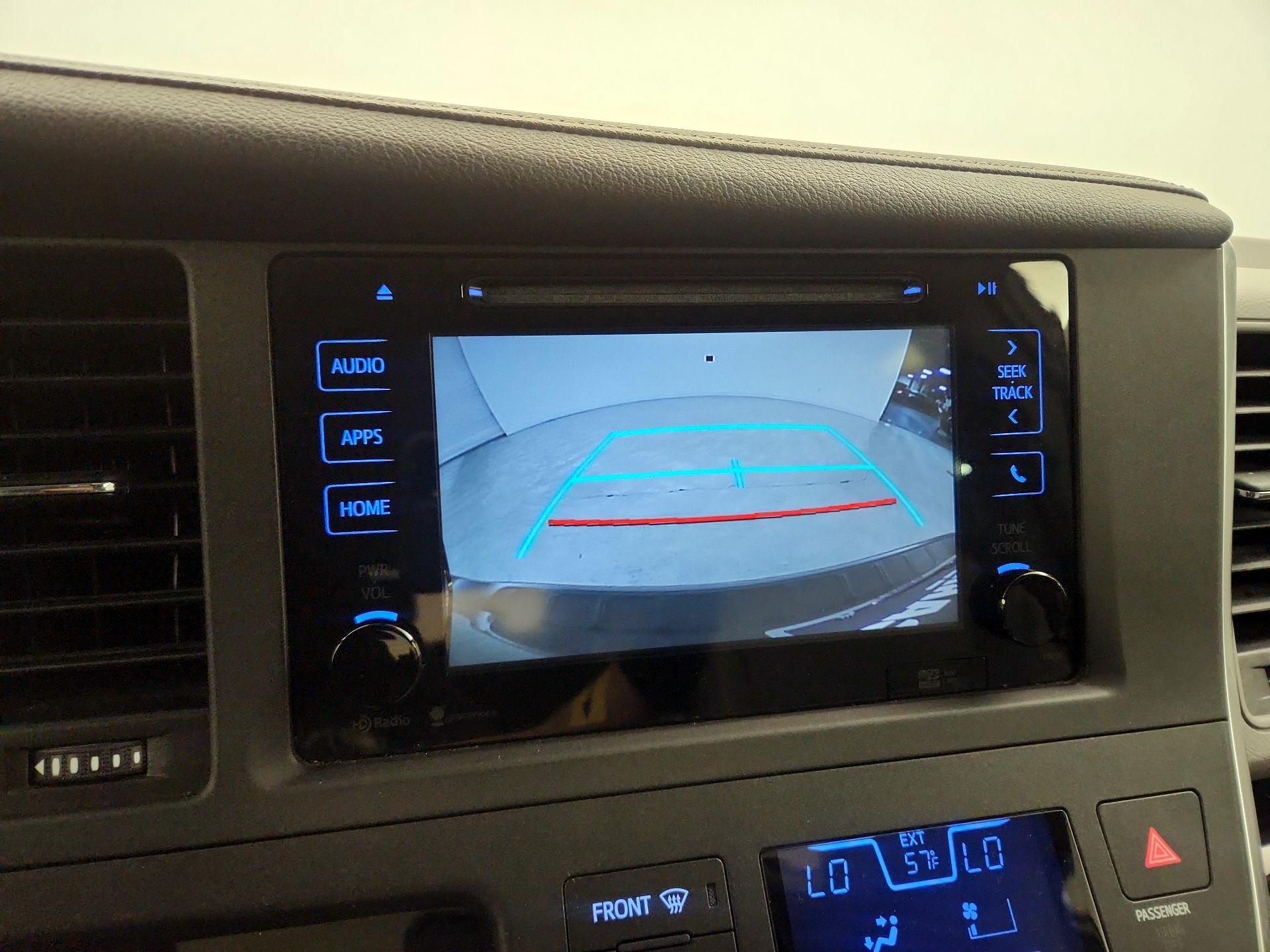 Thumbnail: 2015 Toyota Sienna - 14