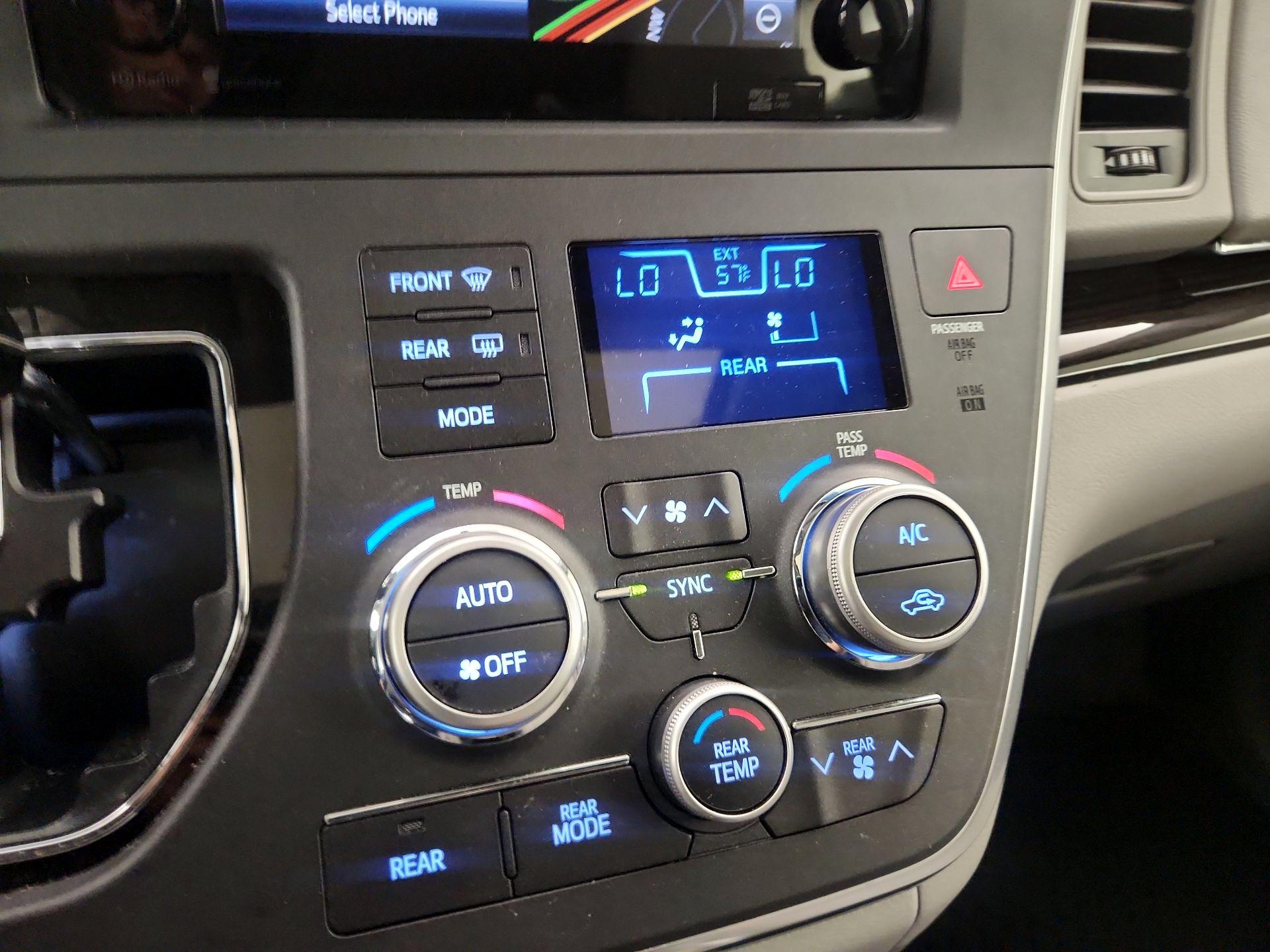 Thumbnail: 2015 Toyota Sienna - 16