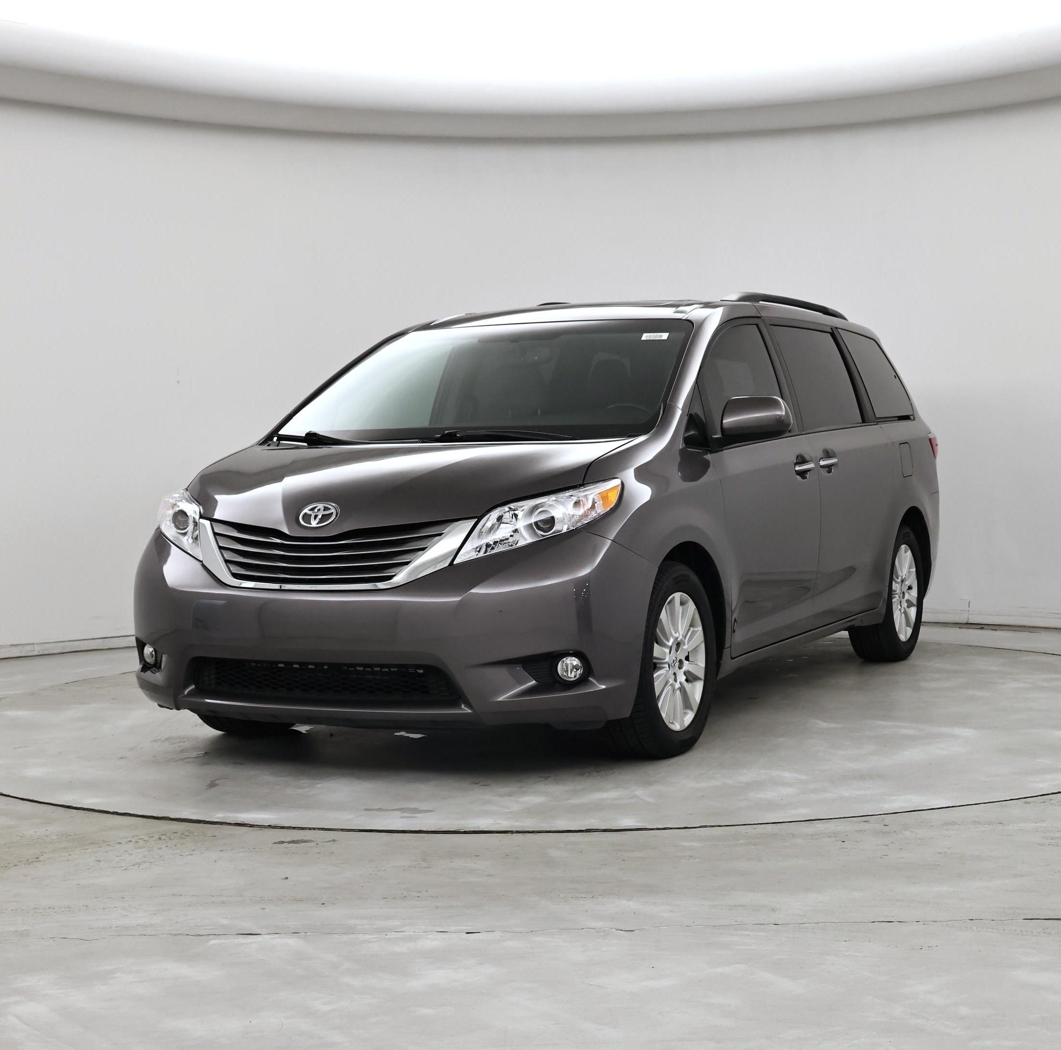 Thumbnail: 2015 Toyota Sienna - 4