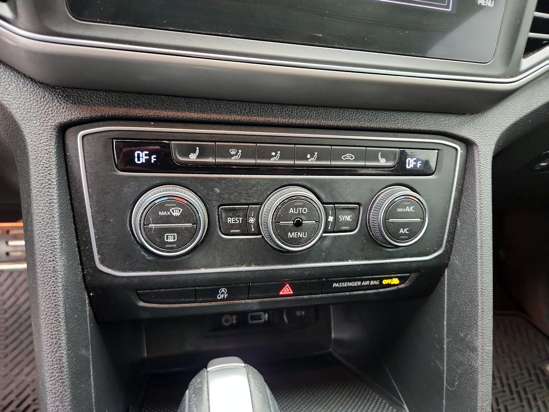 Thumbnail: 2019 Volkswagen Atlas - 16