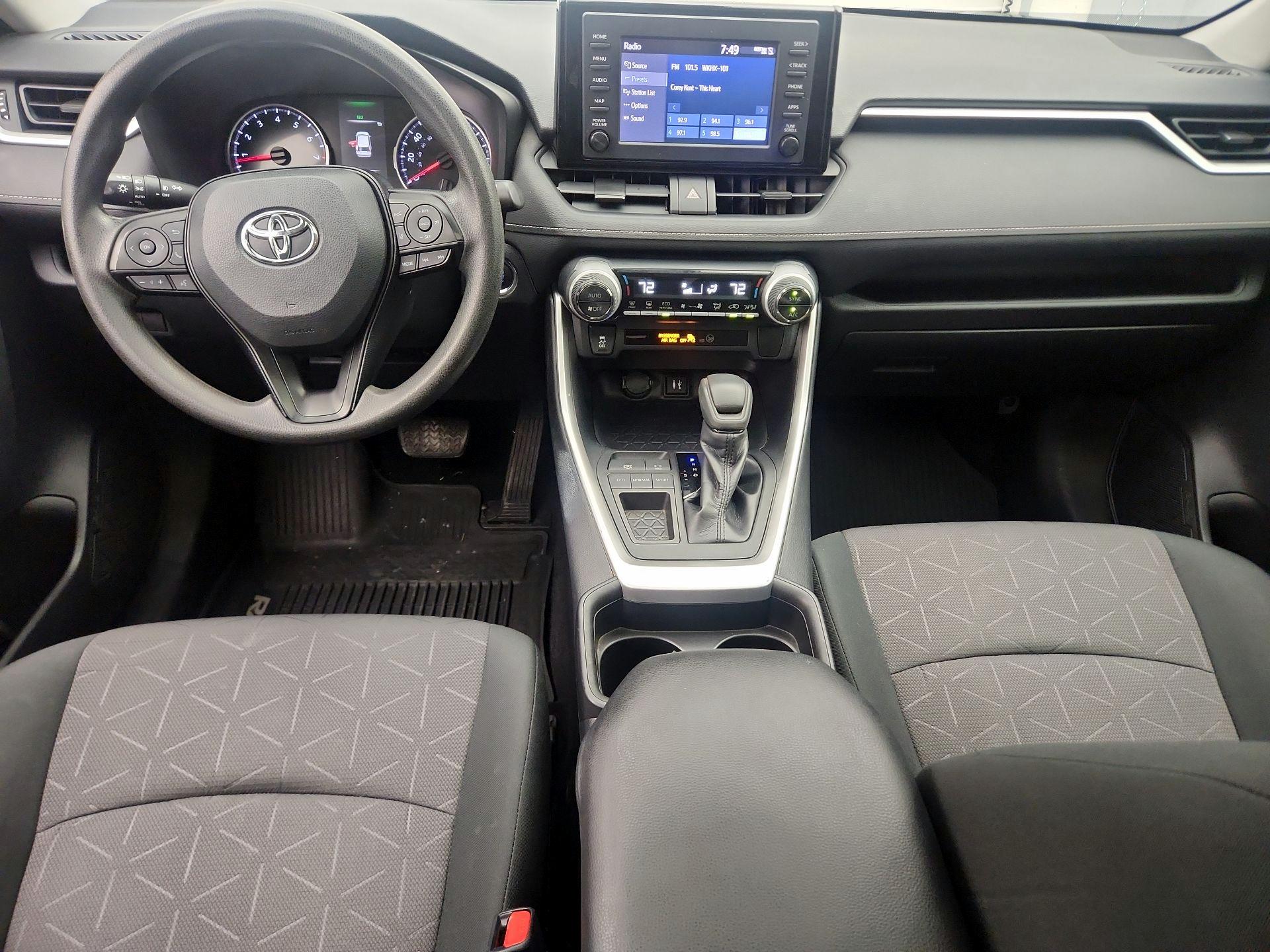Thumbnail: 2019 Toyota RAV4 - 9