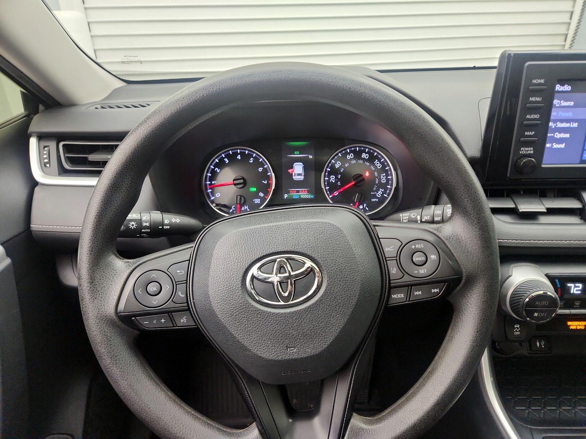 Thumbnail: 2019 Toyota RAV4 - 10