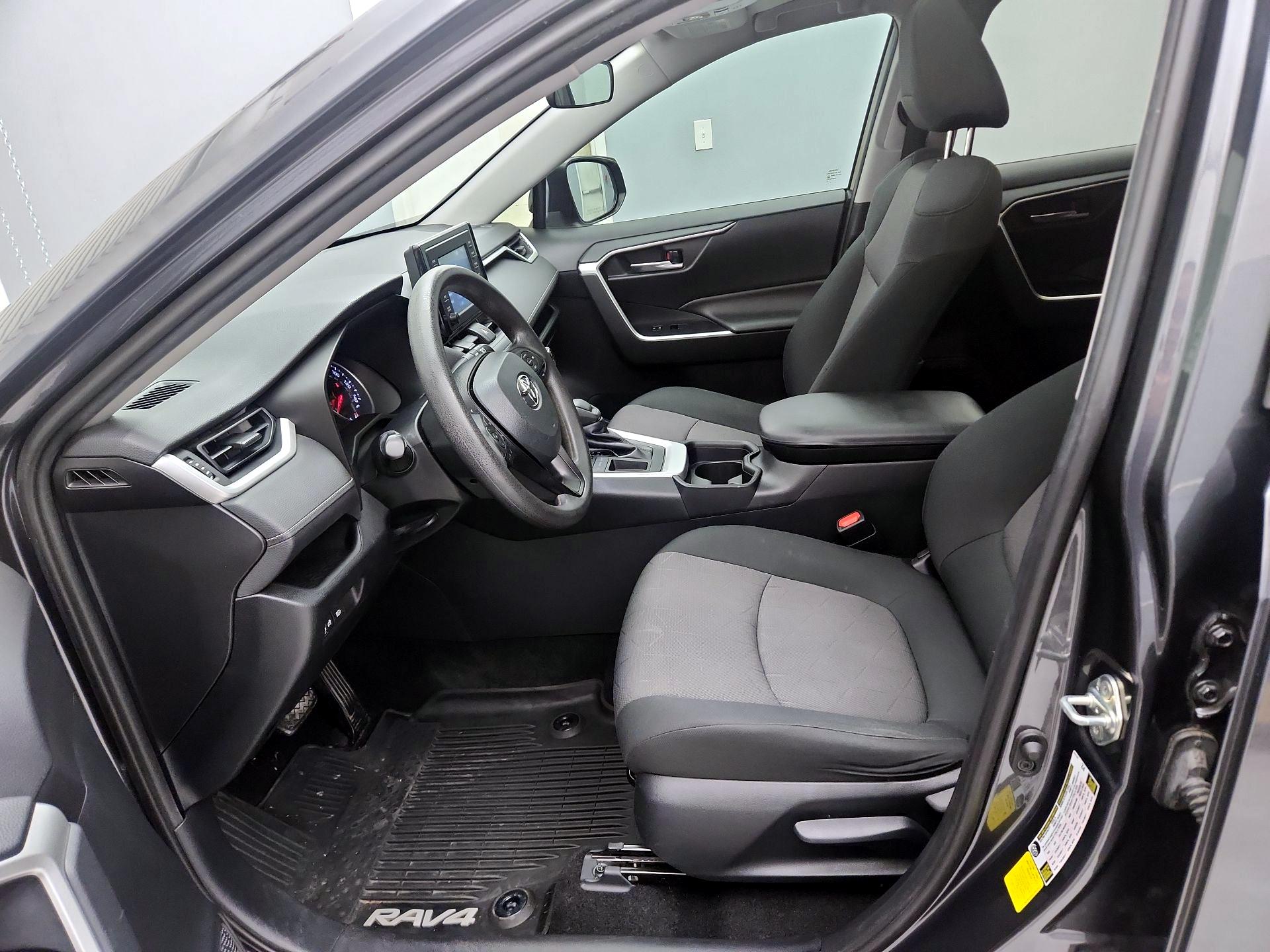 Thumbnail: 2019 Toyota RAV4 - 11