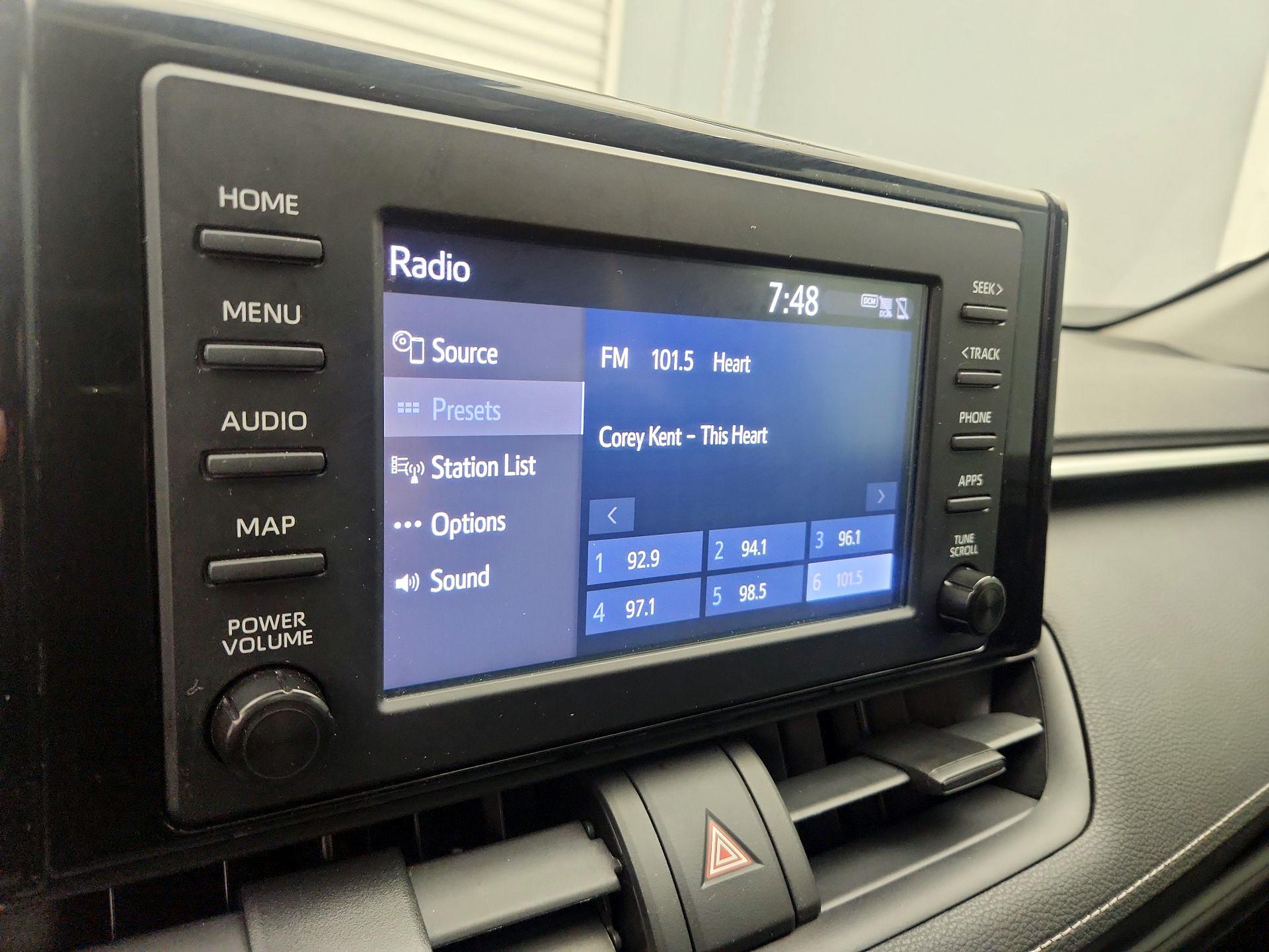 Thumbnail: 2019 Toyota RAV4 - 15