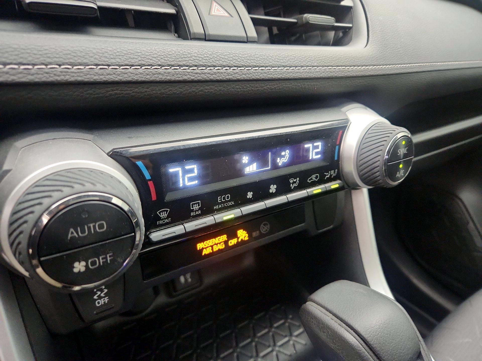 Thumbnail: 2019 Toyota RAV4 - 16