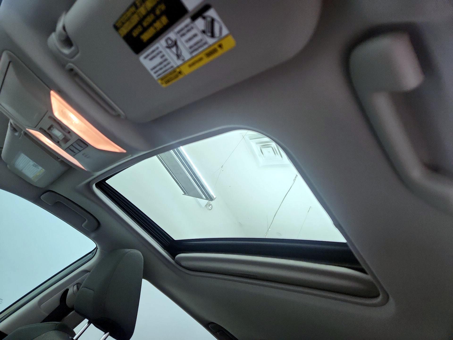 Thumbnail: 2019 Toyota RAV4 - 19