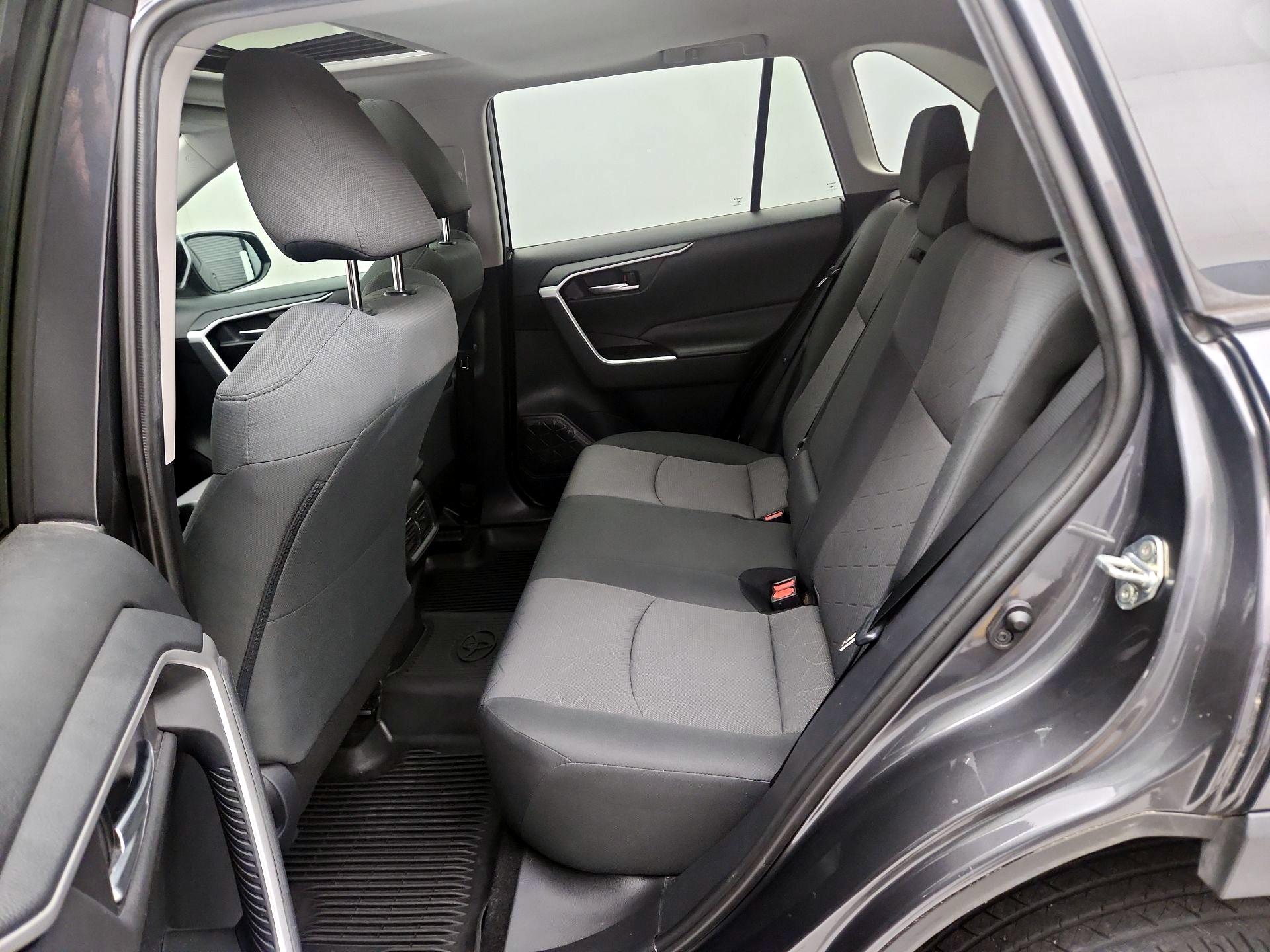 Thumbnail: 2019 Toyota RAV4 - 20