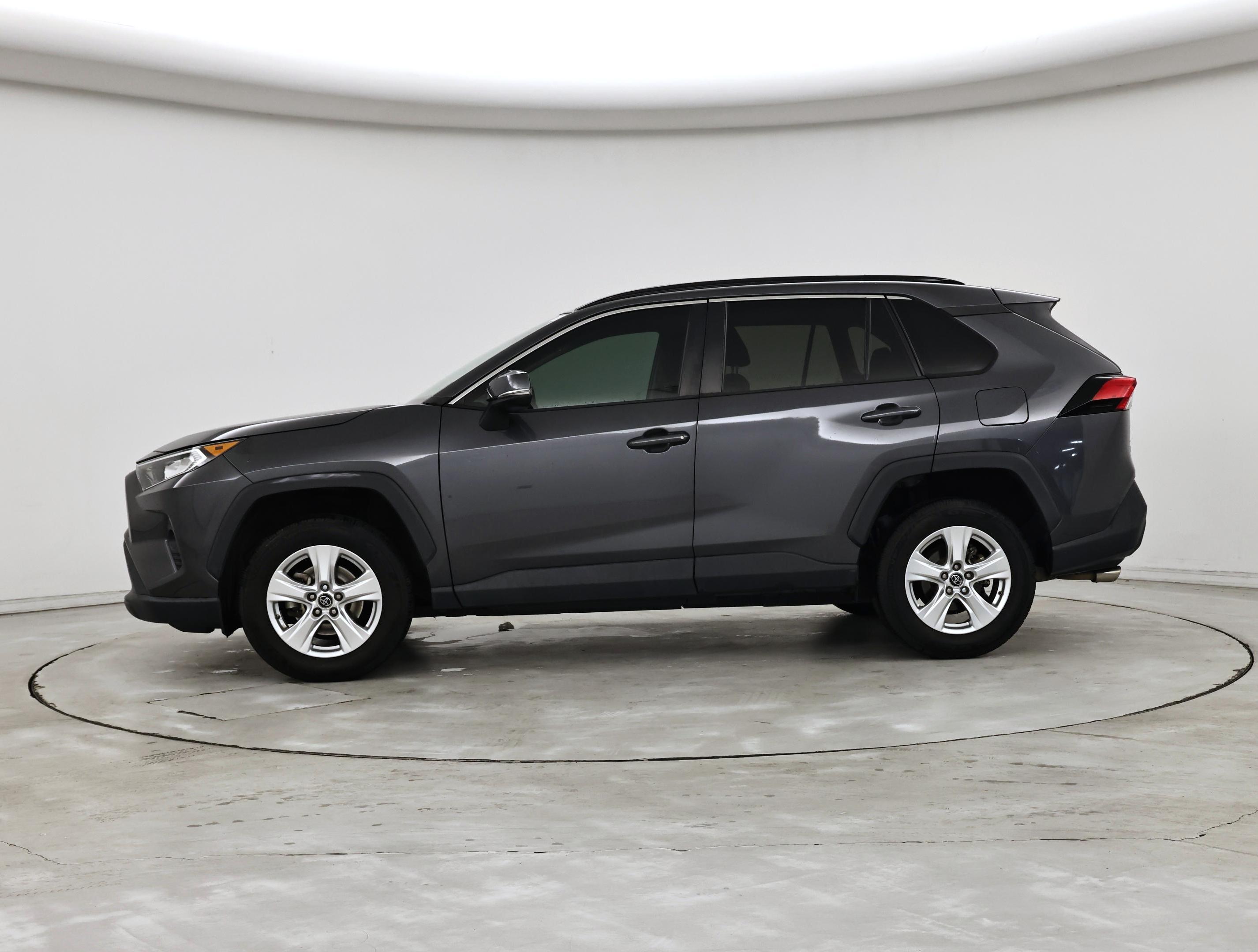 Thumbnail: 2019 Toyota RAV4 - 3