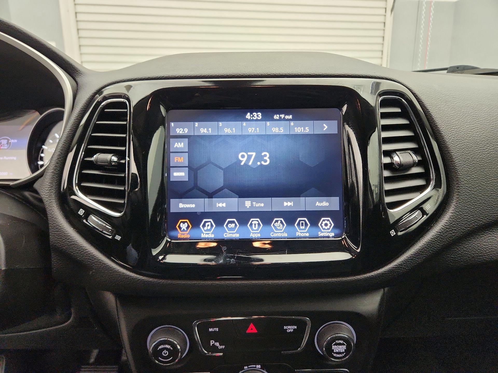 Thumbnail: 2020 Jeep Compass - 15