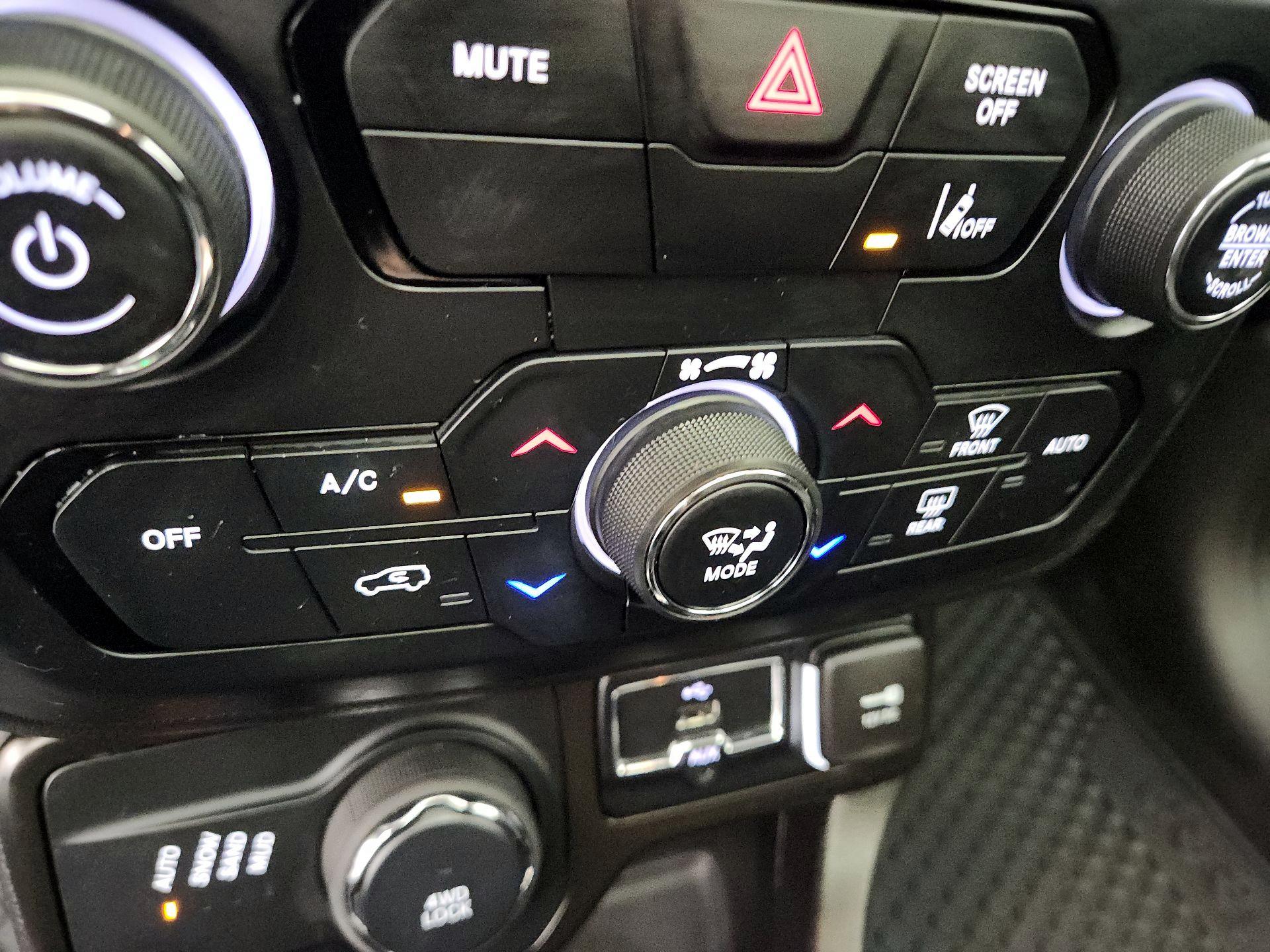 Thumbnail: 2023 Jeep Renegade - 16