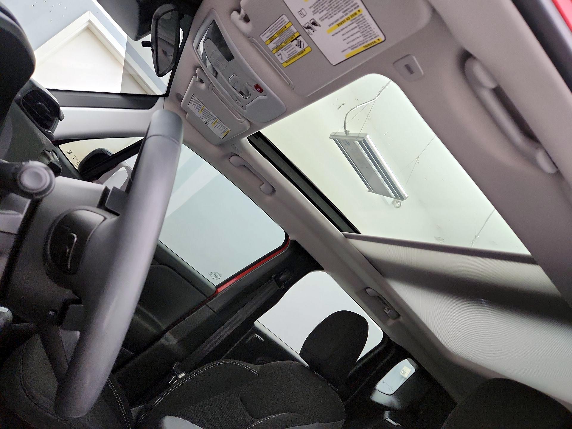 Thumbnail: 2023 Jeep Renegade - 19