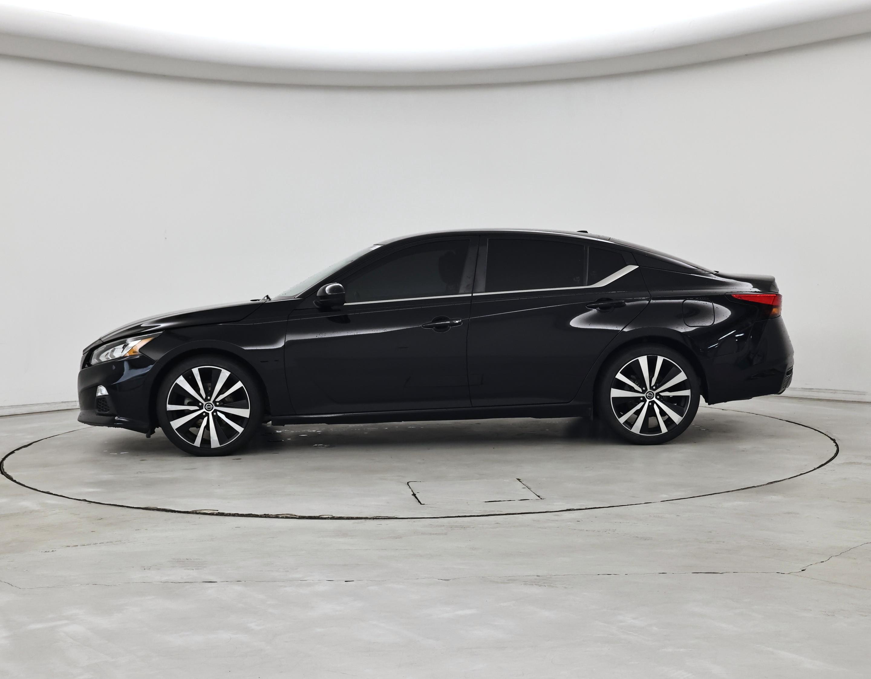 Thumbnail: 2020 Nissan Altima - 3