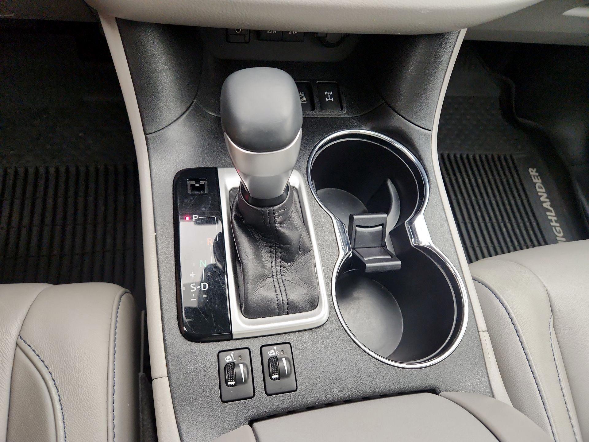 Thumbnail: 2018 Toyota Highlander - 17