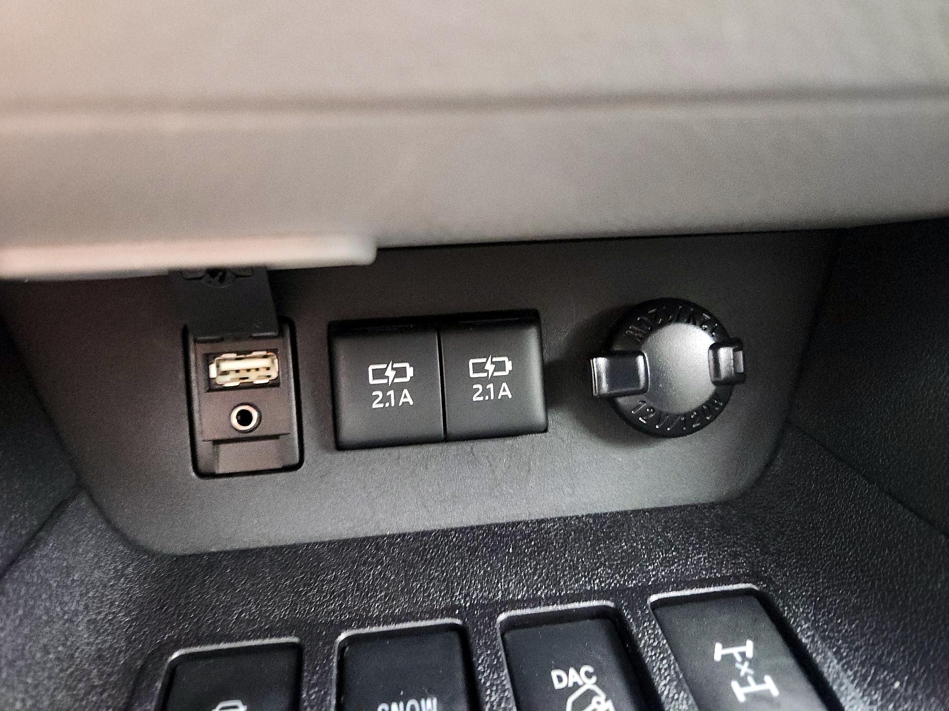 Thumbnail: 2018 Toyota Highlander - 18