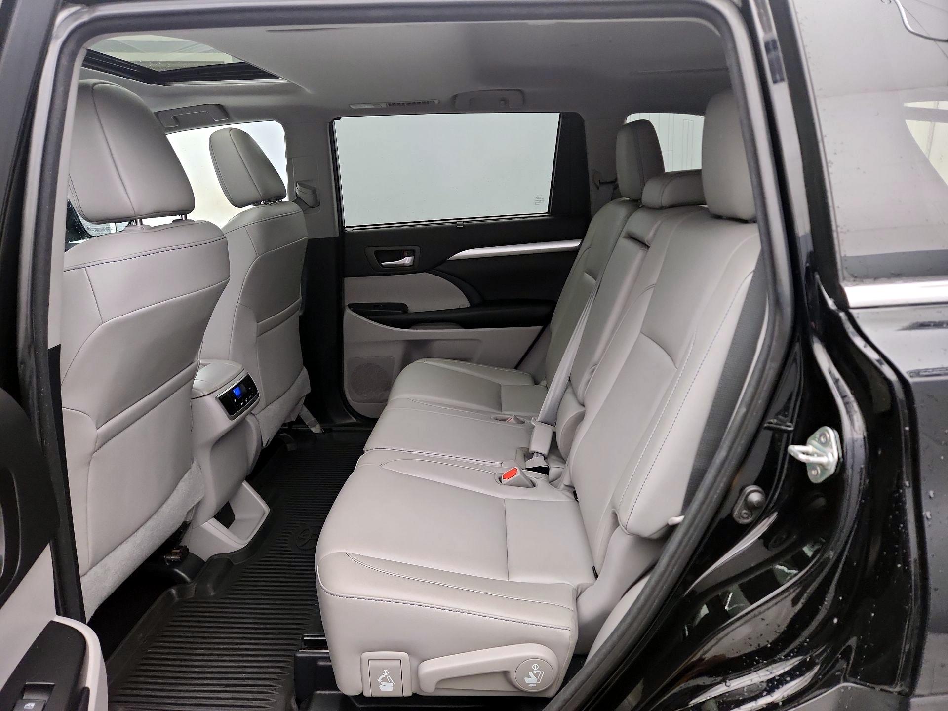 Thumbnail: 2018 Toyota Highlander - 20