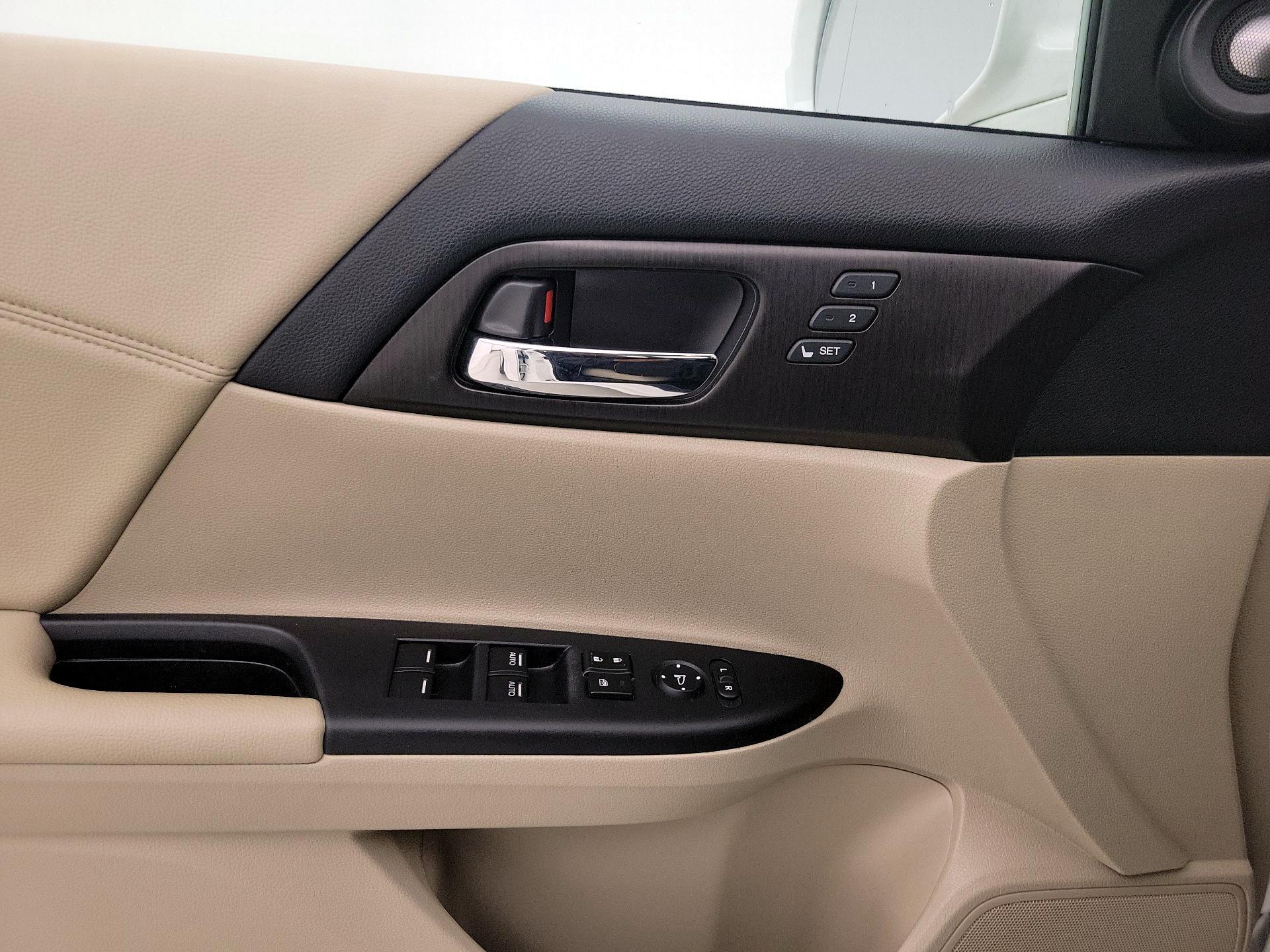 Thumbnail: 2015 Honda Accord - 12