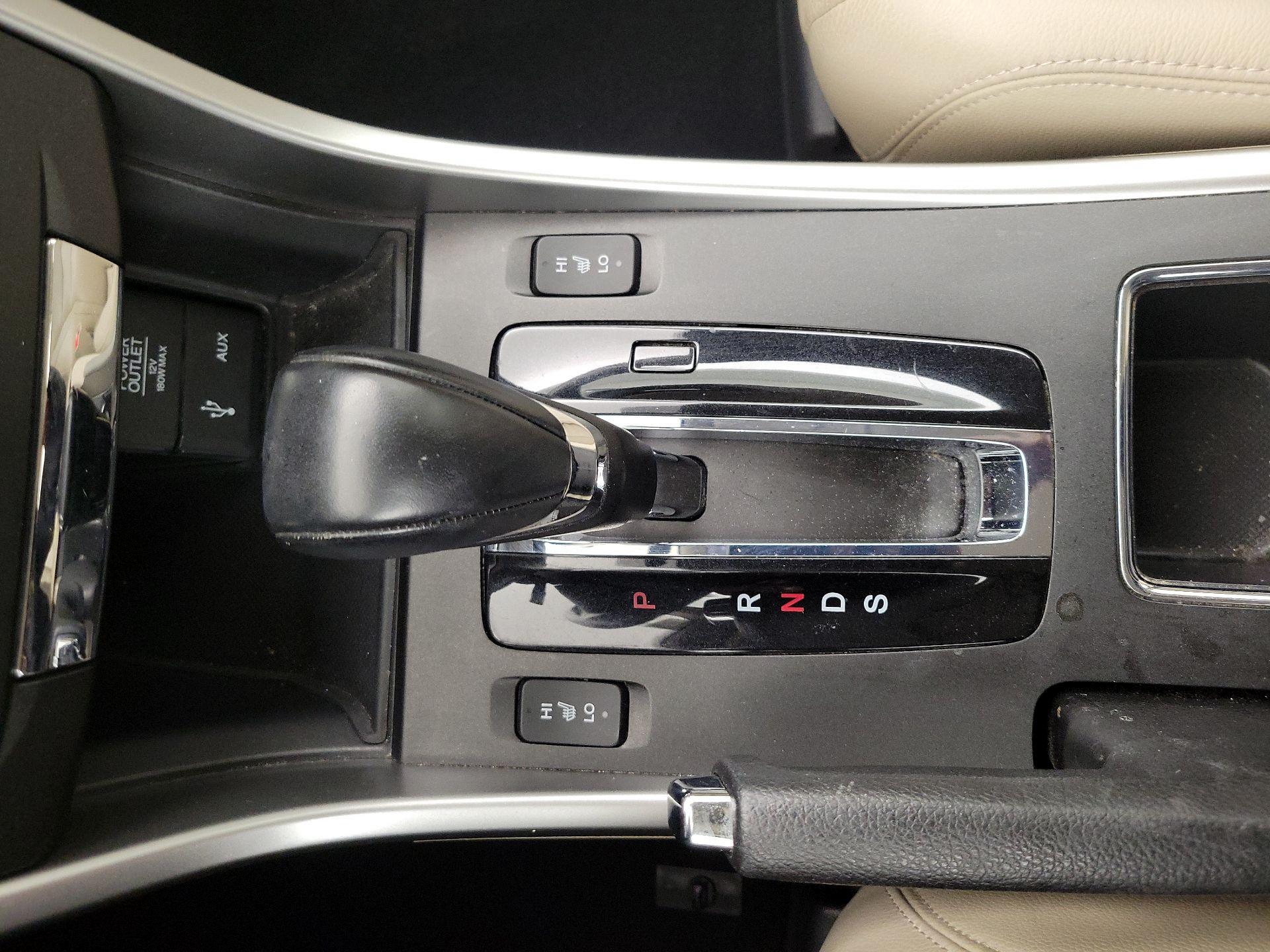 Thumbnail: 2015 Honda Accord - 17