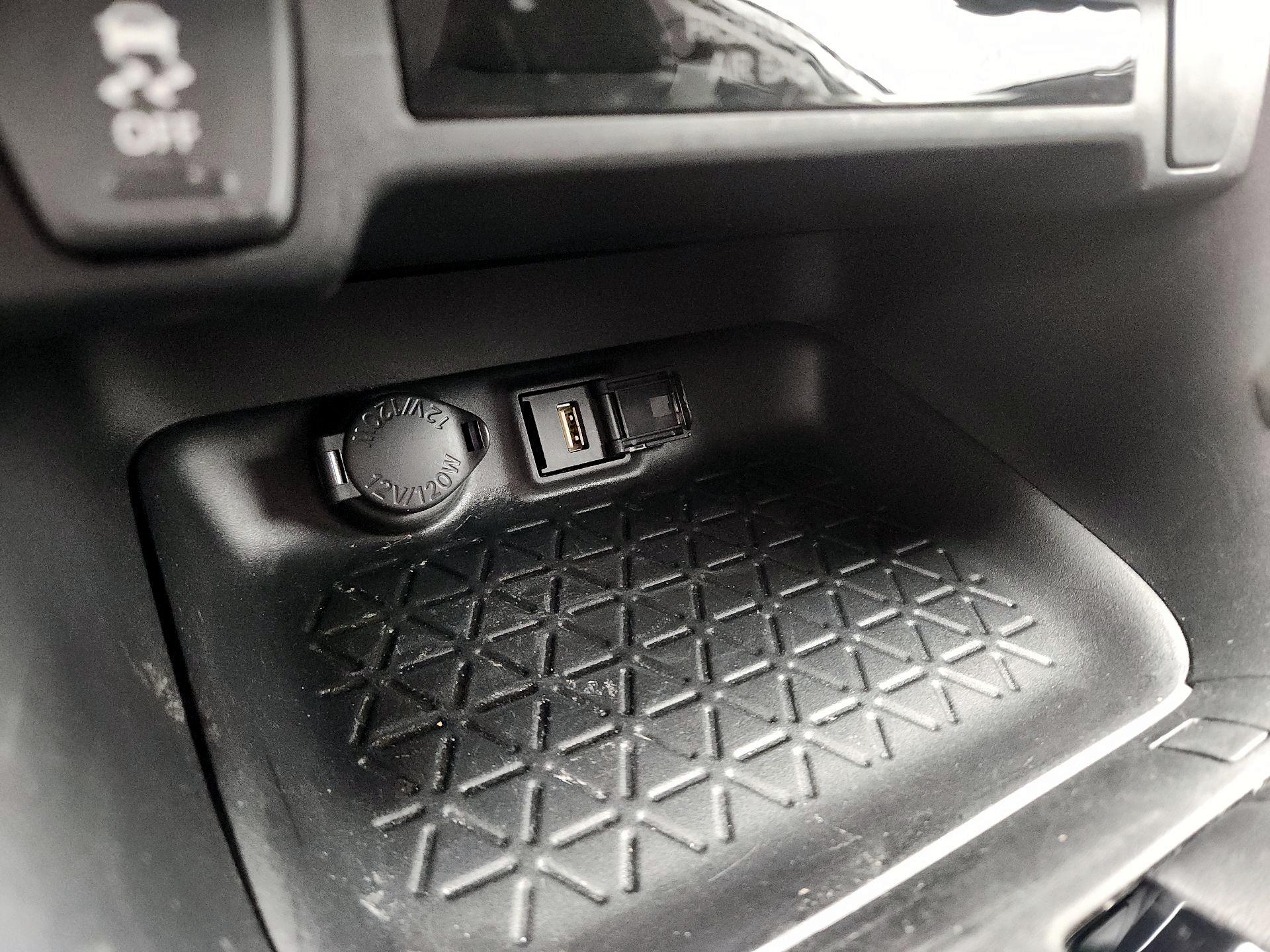 Thumbnail: 2021 Toyota RAV4 - 18