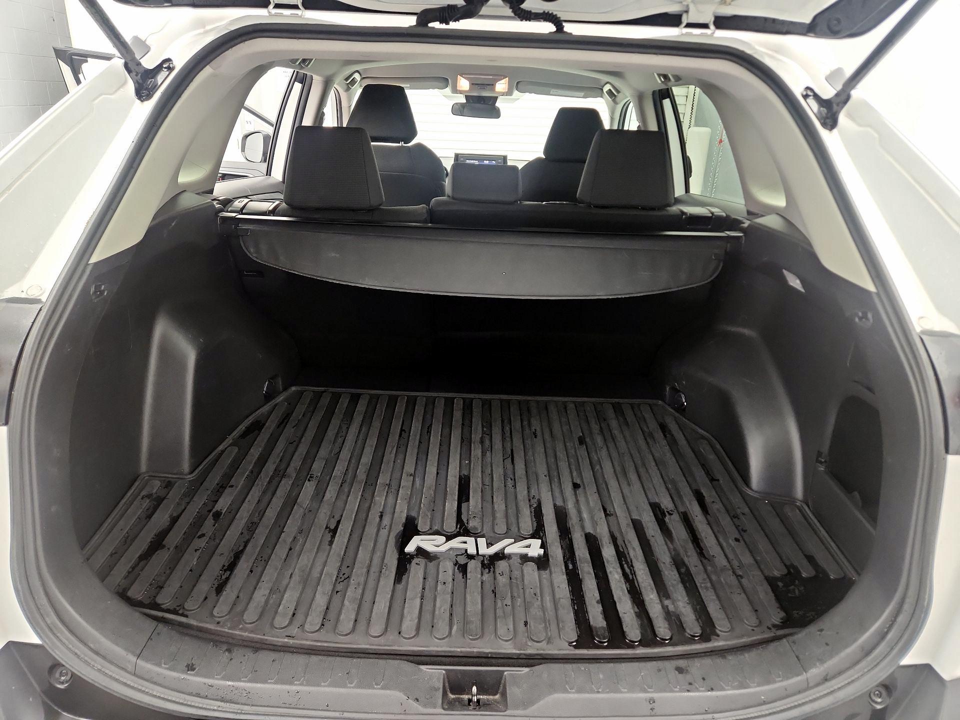 Thumbnail: 2021 Toyota RAV4 - 20