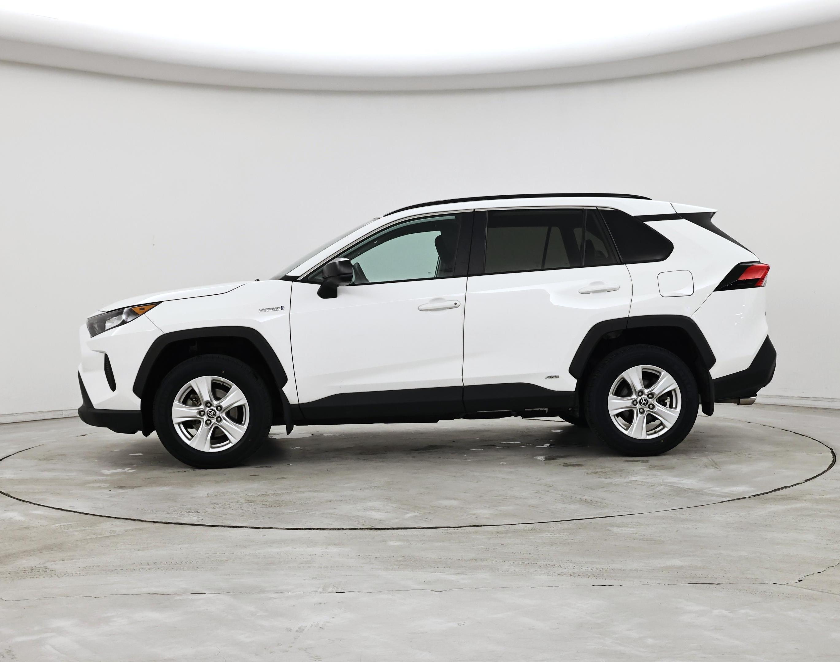 Thumbnail: 2021 Toyota RAV4 - 3
