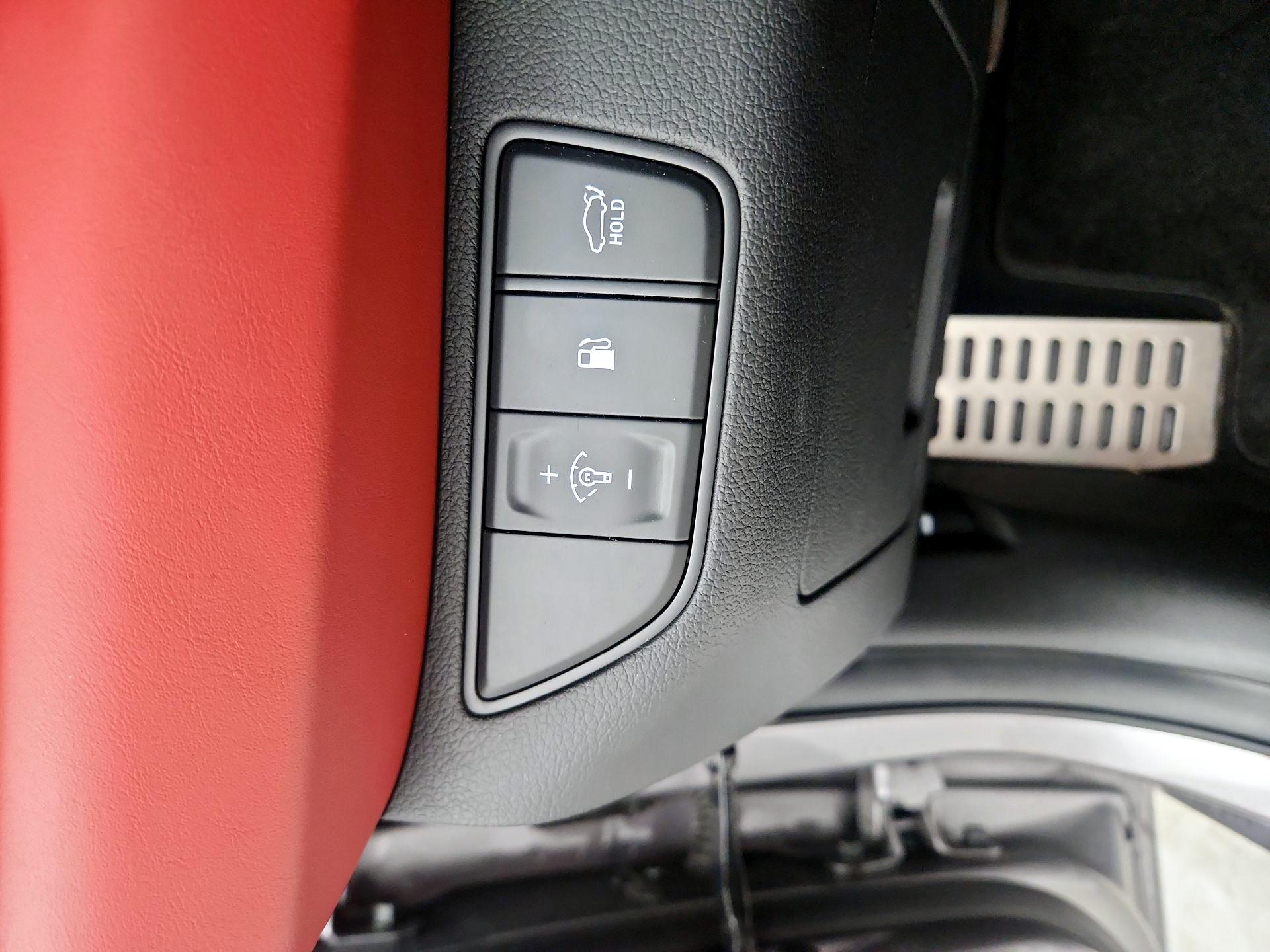 Thumbnail: 2023 Genesis G70 - 13