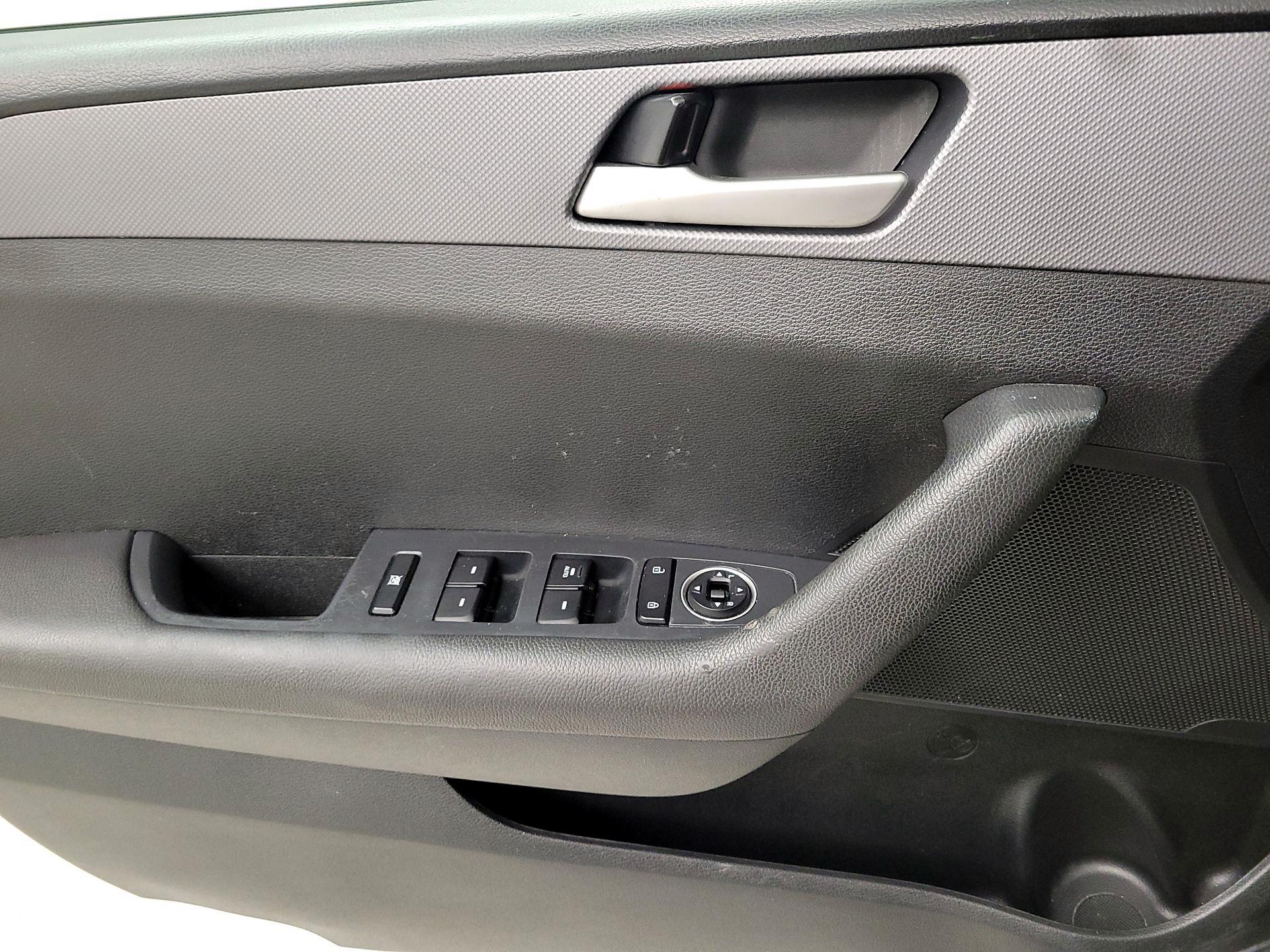 Thumbnail: 2018 Hyundai Sonata - 12