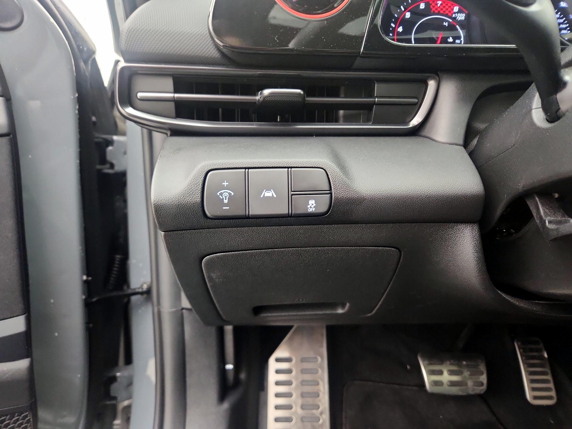 Thumbnail: 2022 Hyundai Elantra - 13