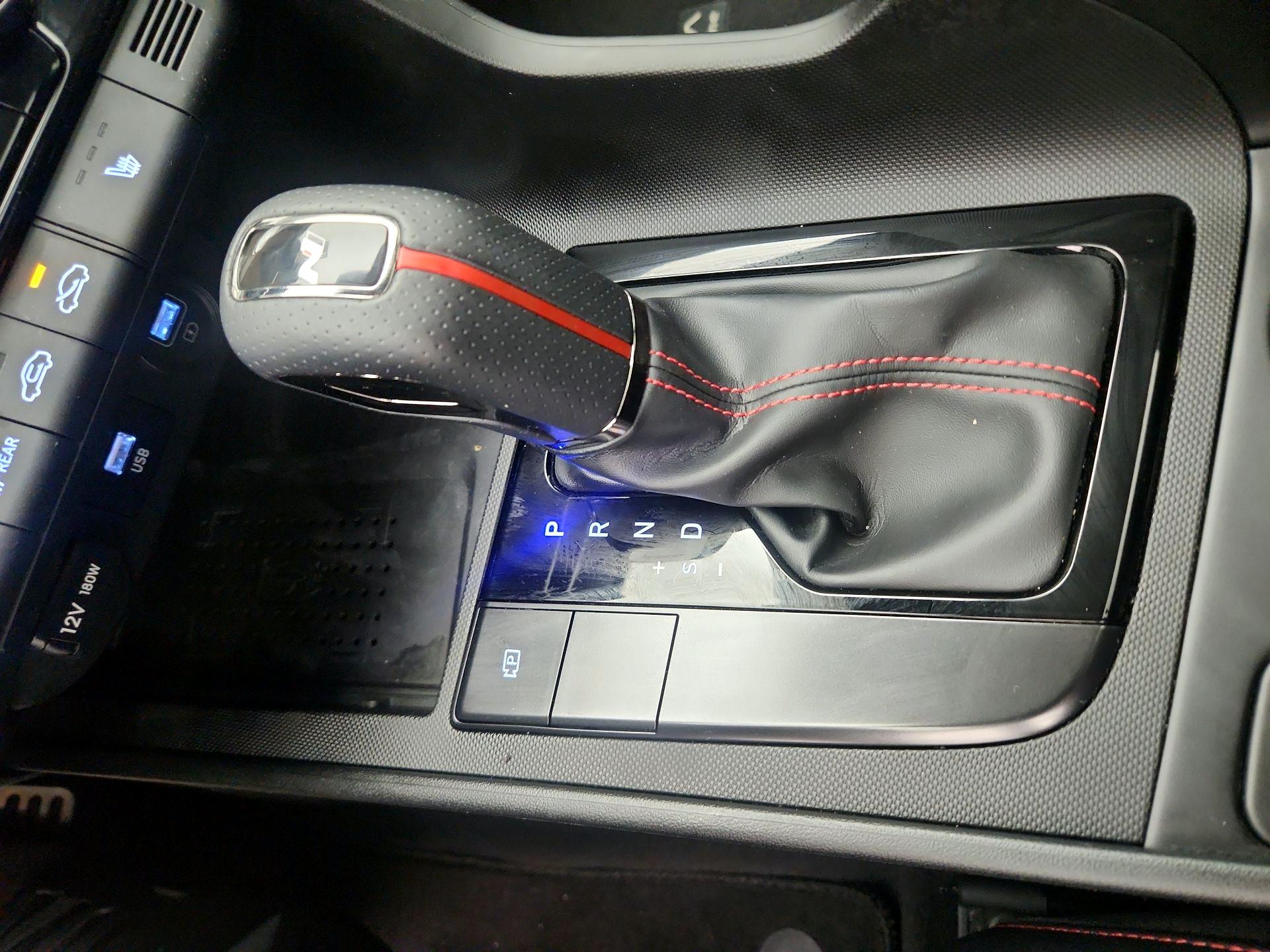 Thumbnail: 2022 Hyundai Elantra - 17