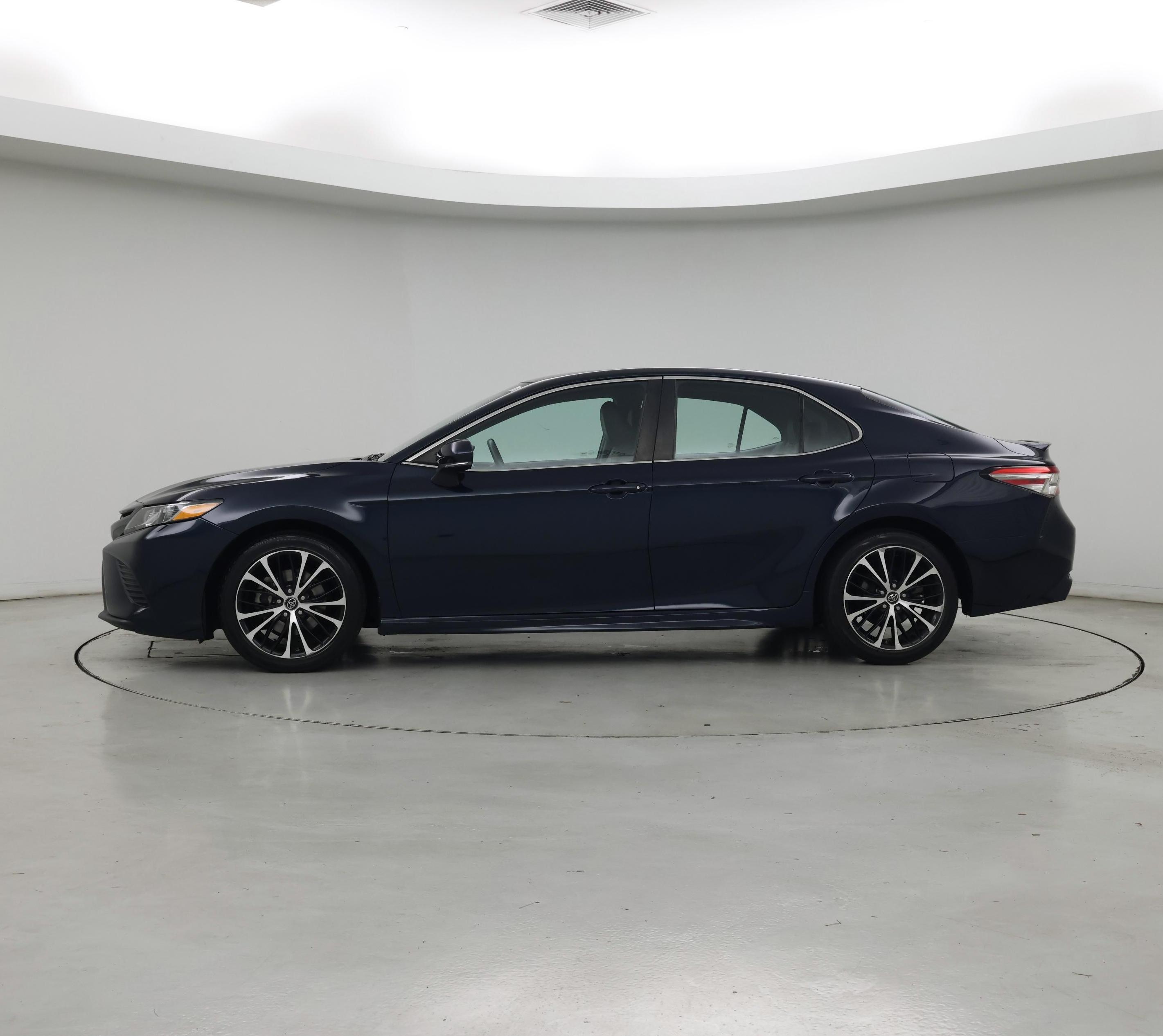 Thumbnail: 2018 Toyota Camry - 3