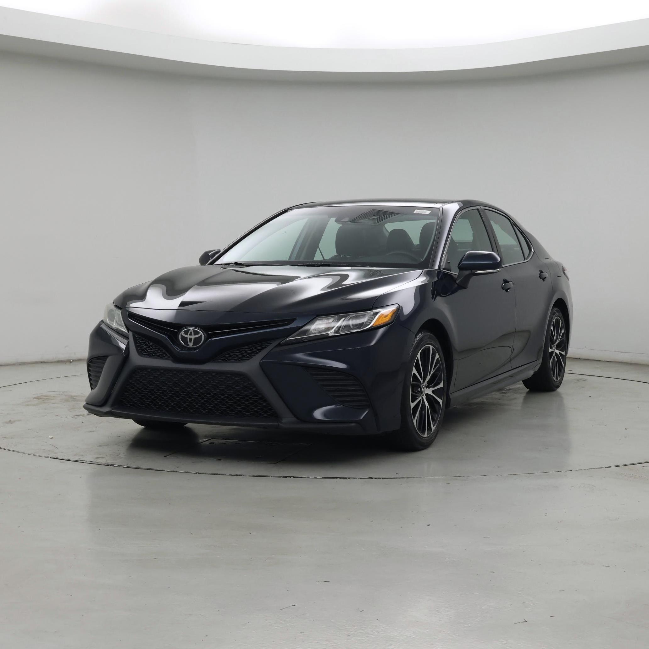 Thumbnail: 2018 Toyota Camry - 4