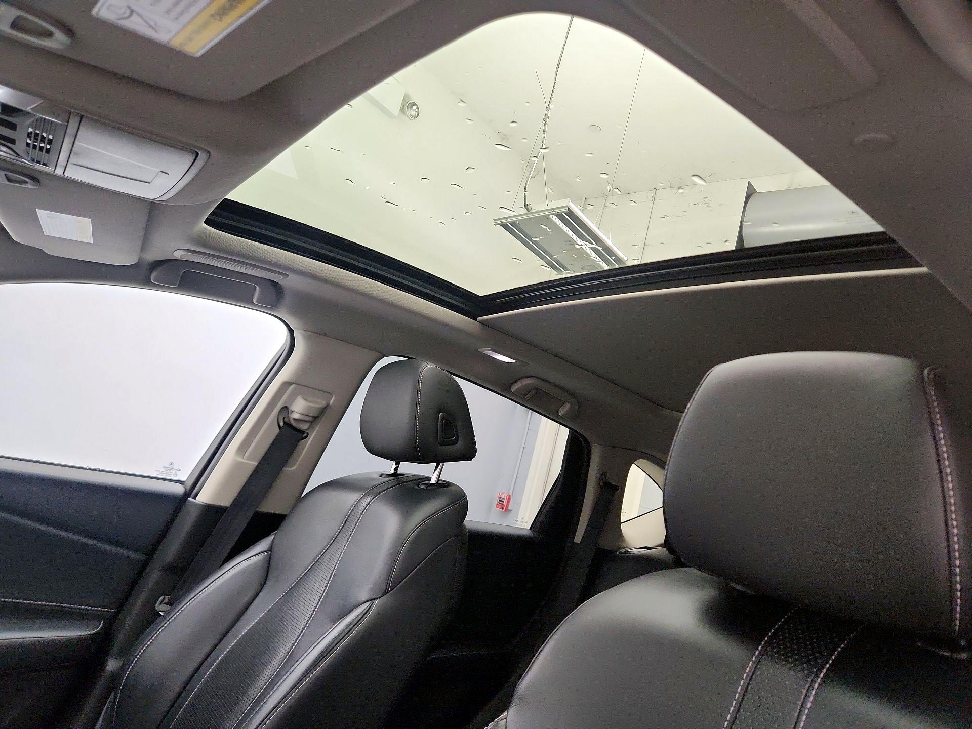 Thumbnail: 2023 Acura RDX - 20