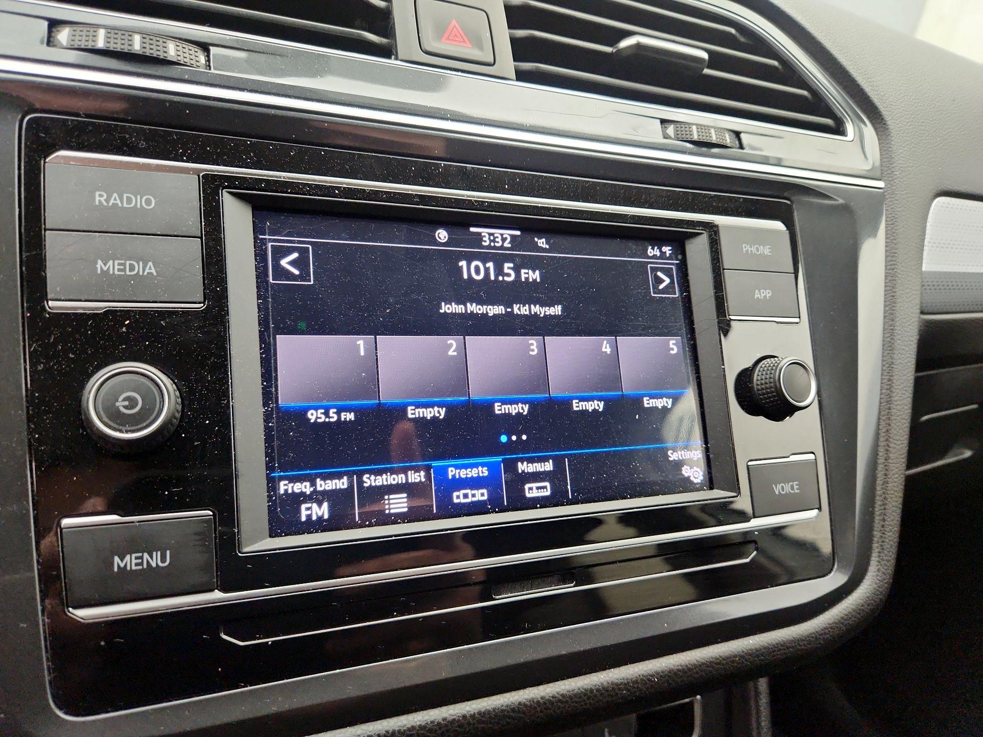 Thumbnail: 2023 Volkswagen Tiguan - 15