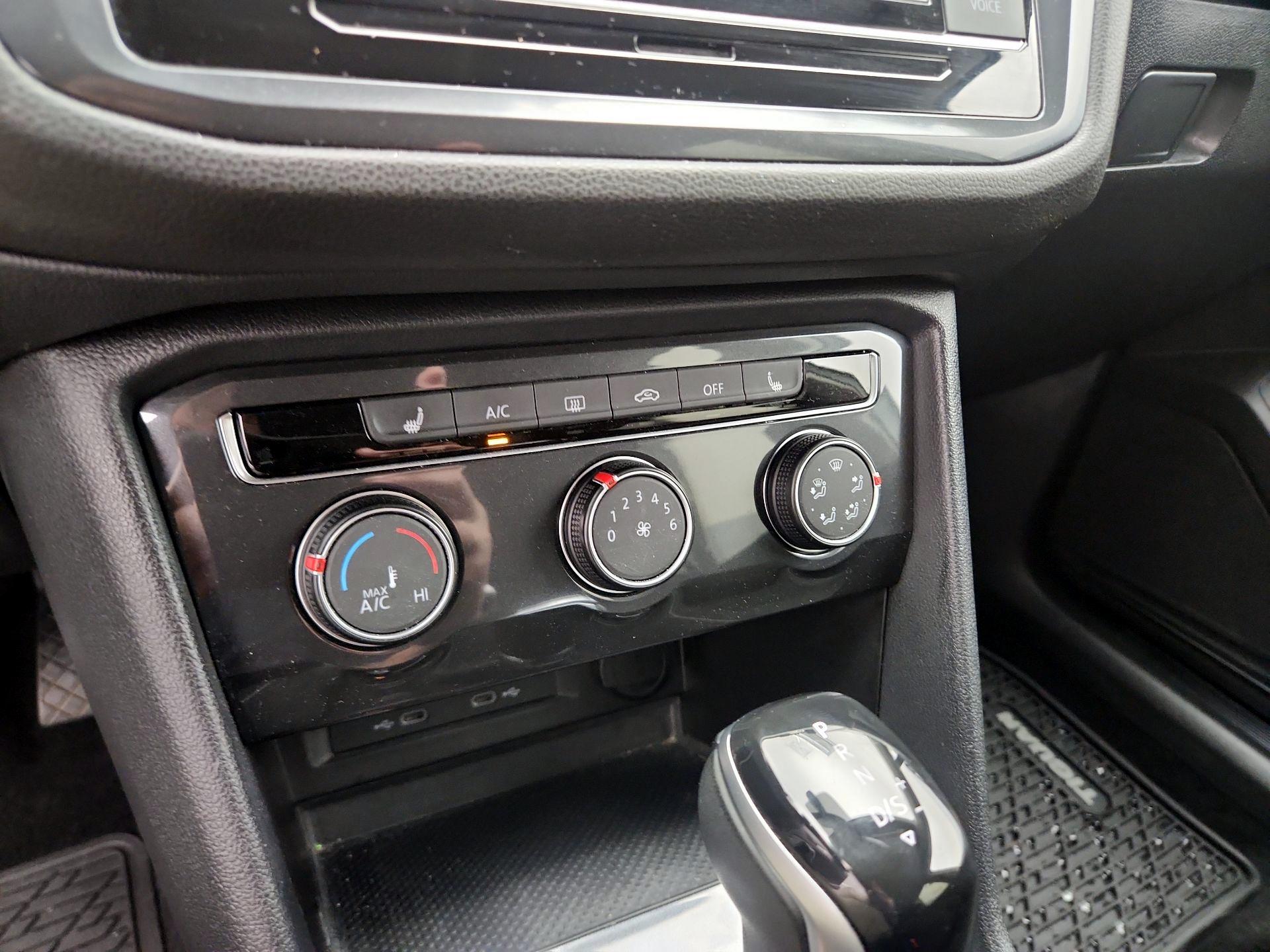 Thumbnail: 2023 Volkswagen Tiguan - 16