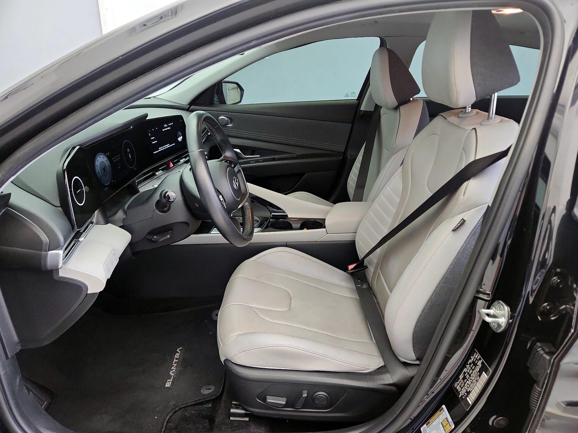 Thumbnail: 2022 Hyundai Elantra - 11