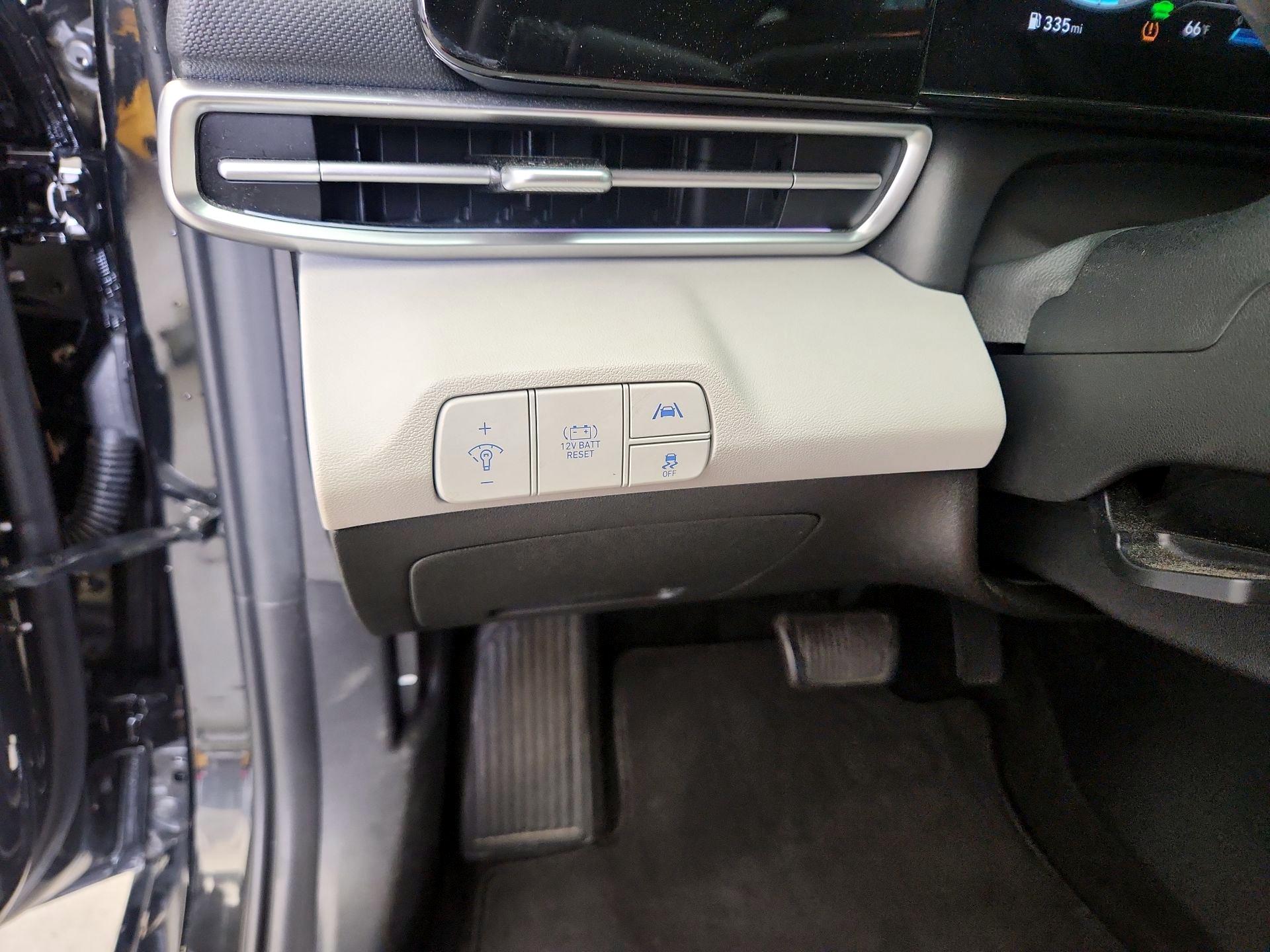 Thumbnail: 2022 Hyundai Elantra - 13