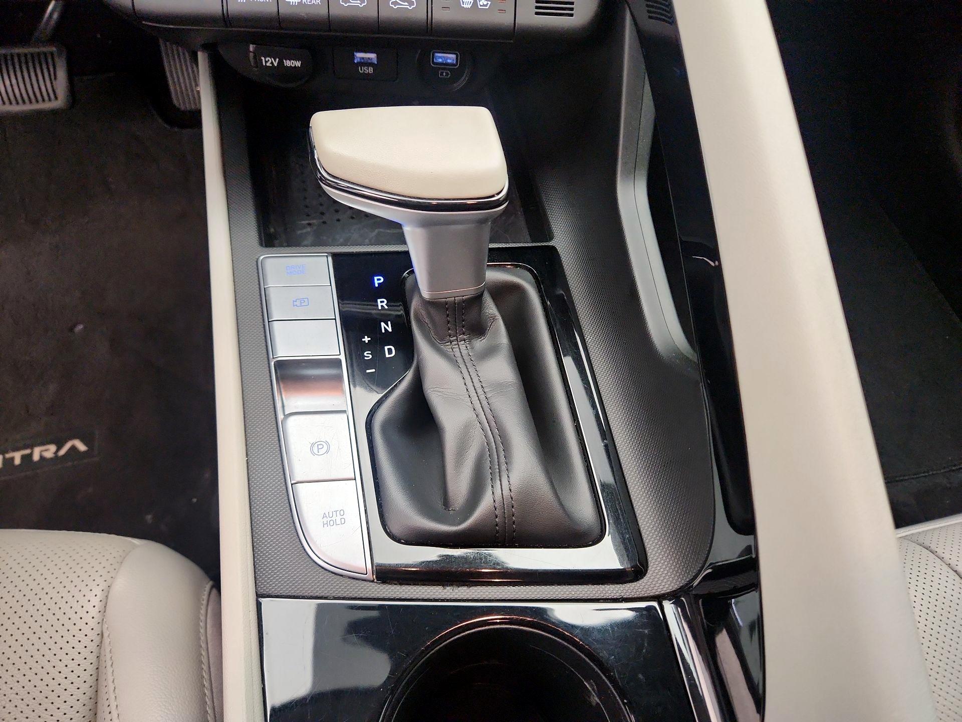 Thumbnail: 2022 Hyundai Elantra - 18