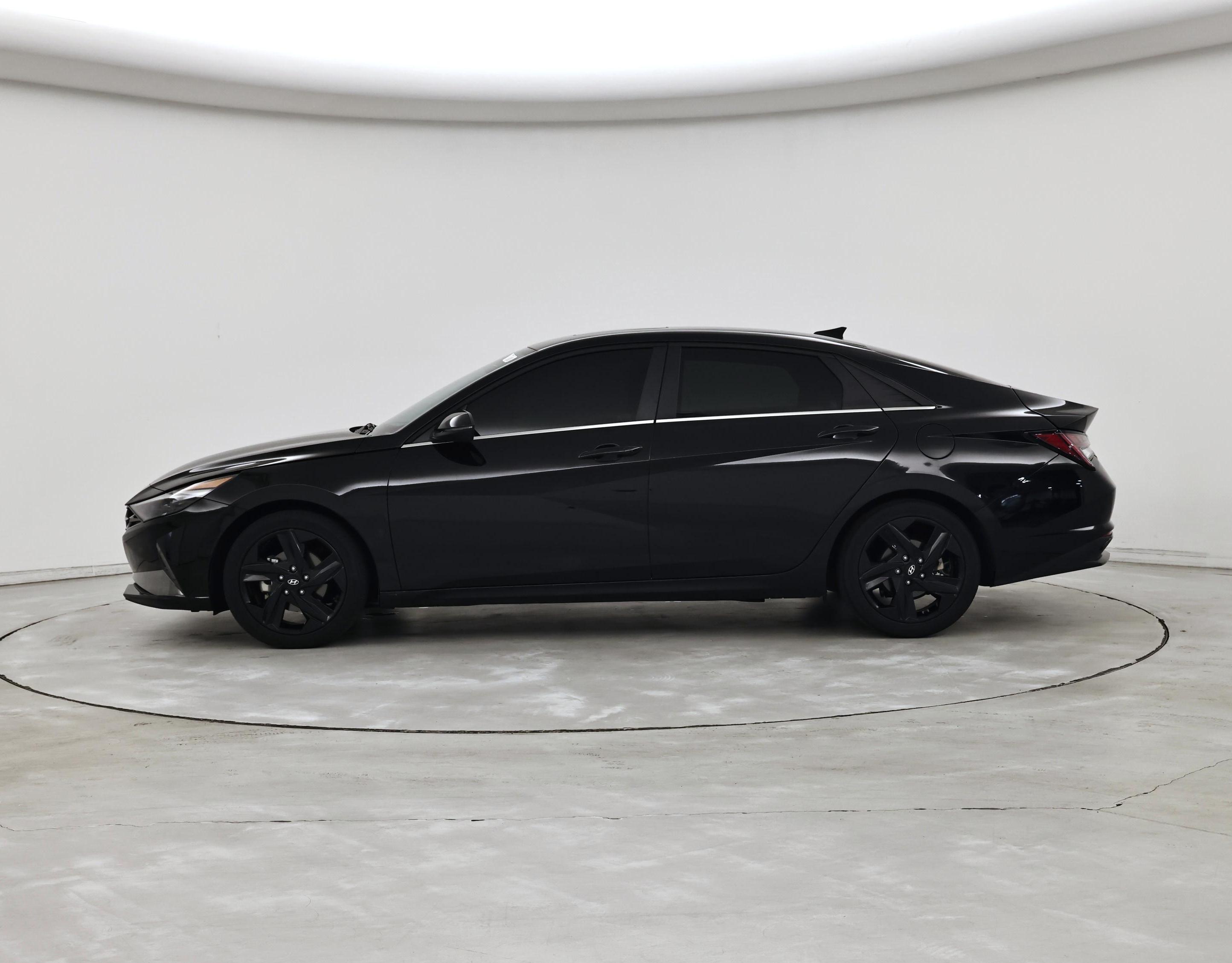 Thumbnail: 2022 Hyundai Elantra - 3