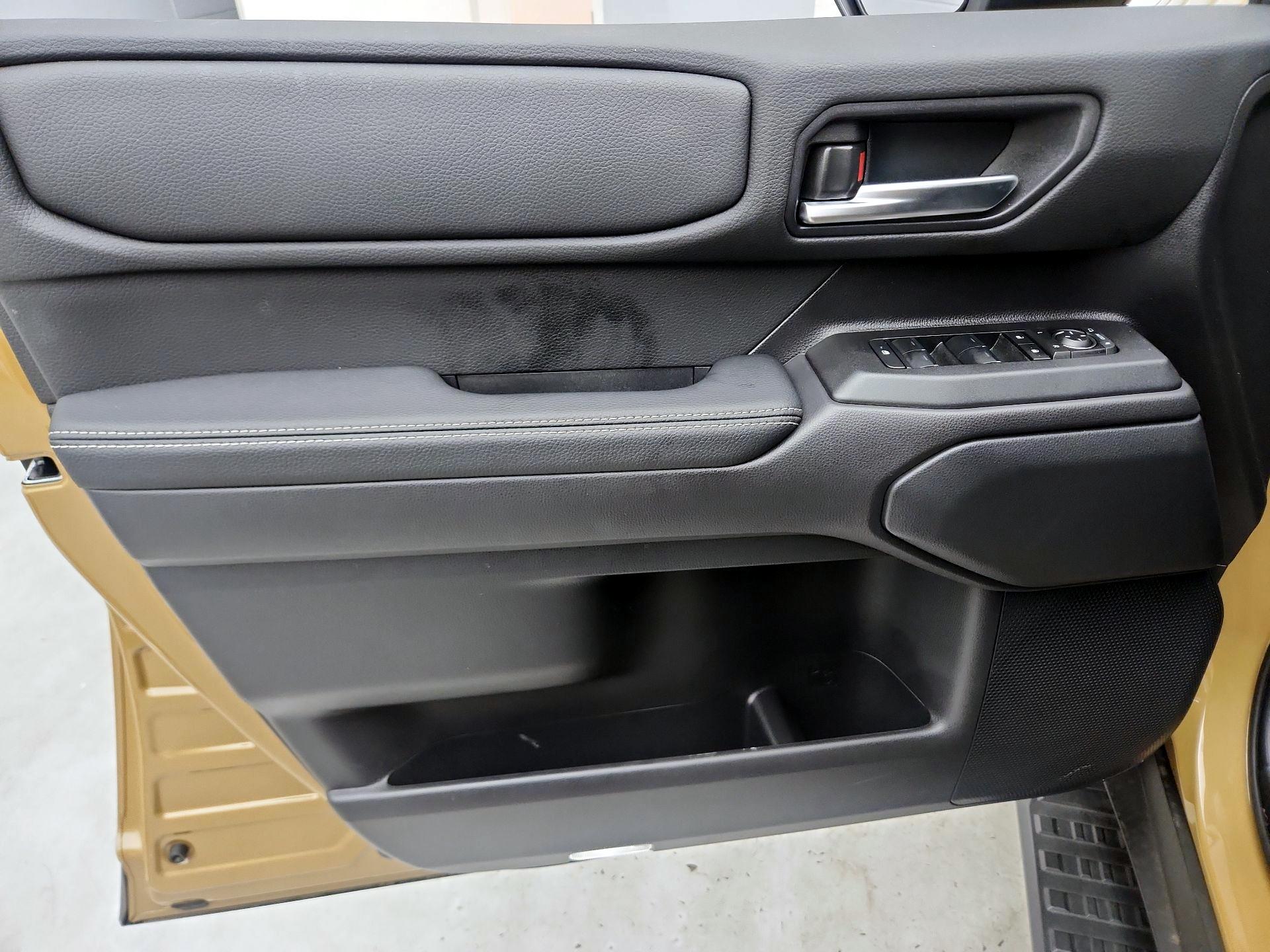 Thumbnail: 2025 Toyota Land Cruiser - 12