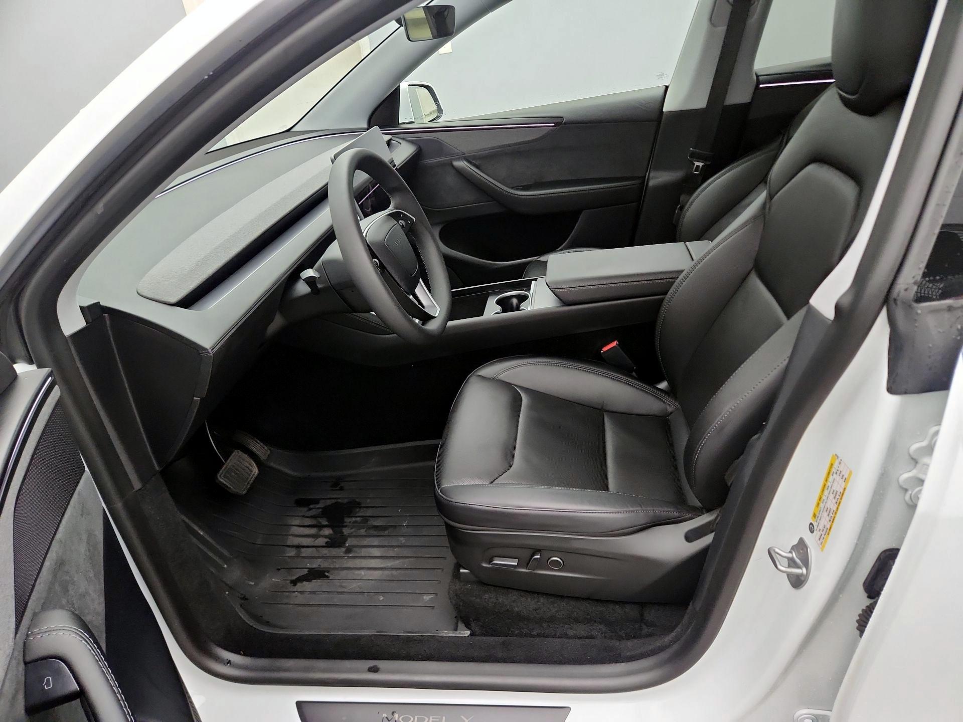 Thumbnail: 2026 Tesla Model Y - 11