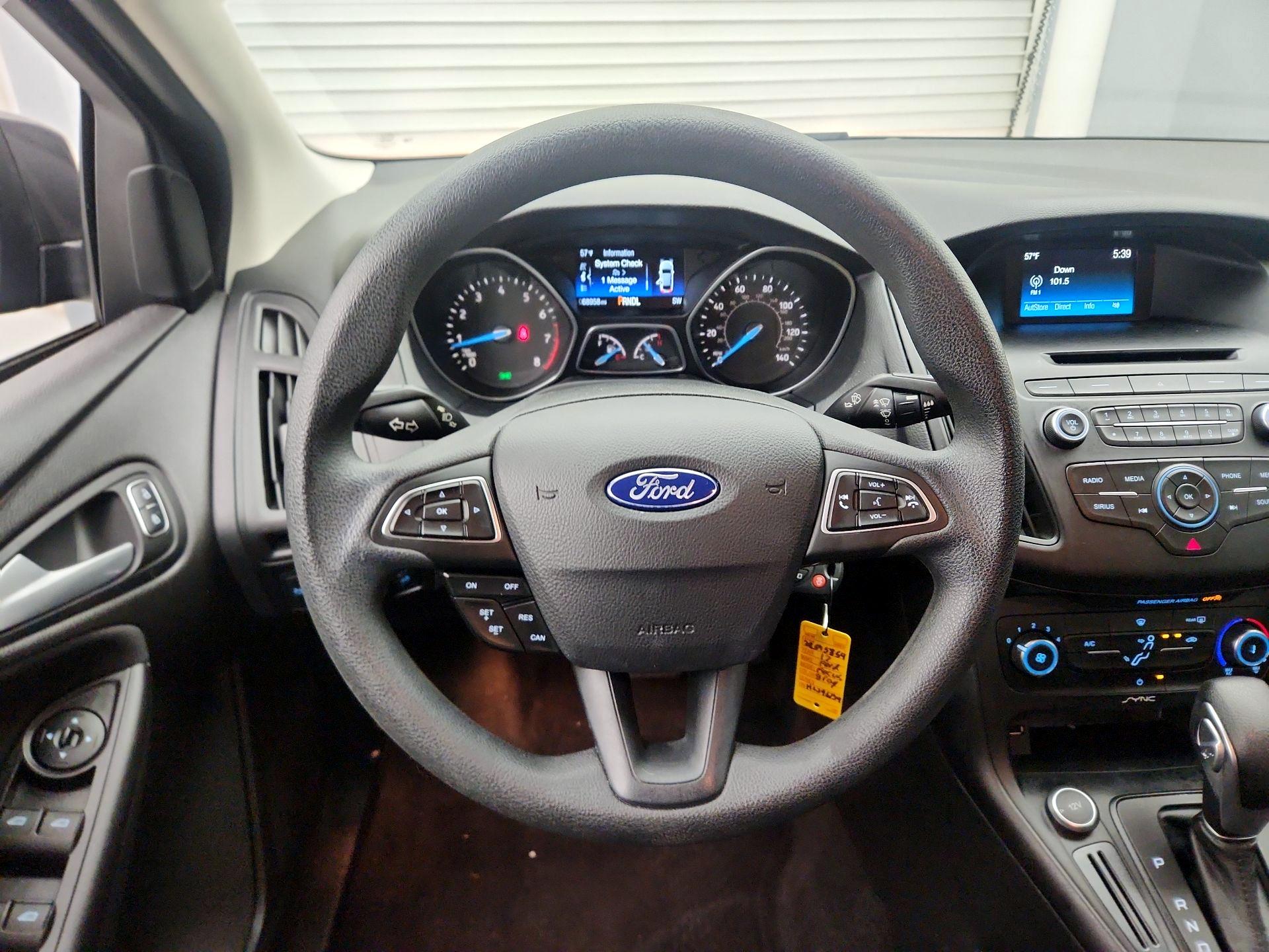 Thumbnail: 2017 Ford Focus - 10
