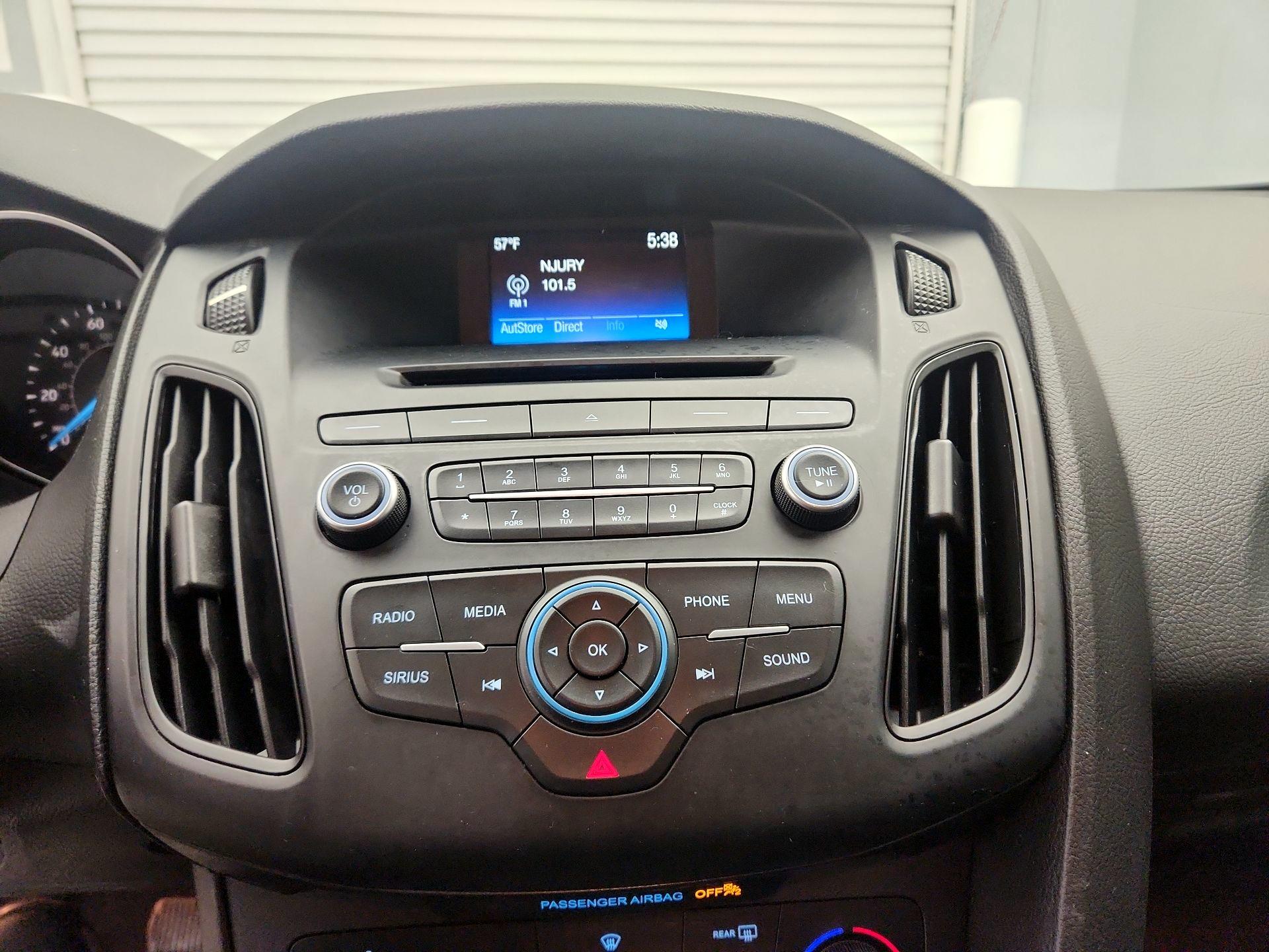 Thumbnail: 2017 Ford Focus - 15