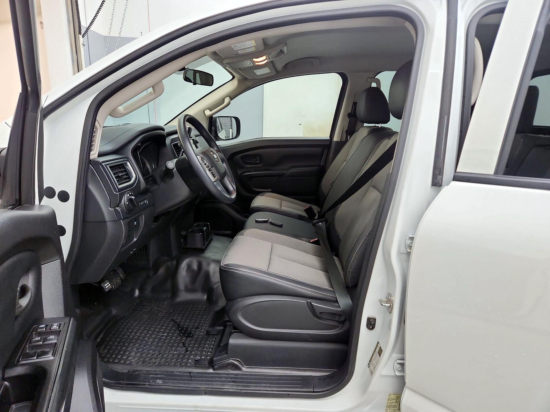 Thumbnail: 2019 Nissan Titan - 11