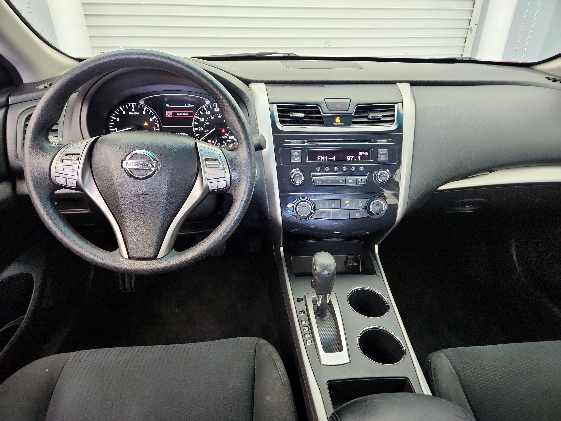 Thumbnail: 2015 Nissan Altima - 9