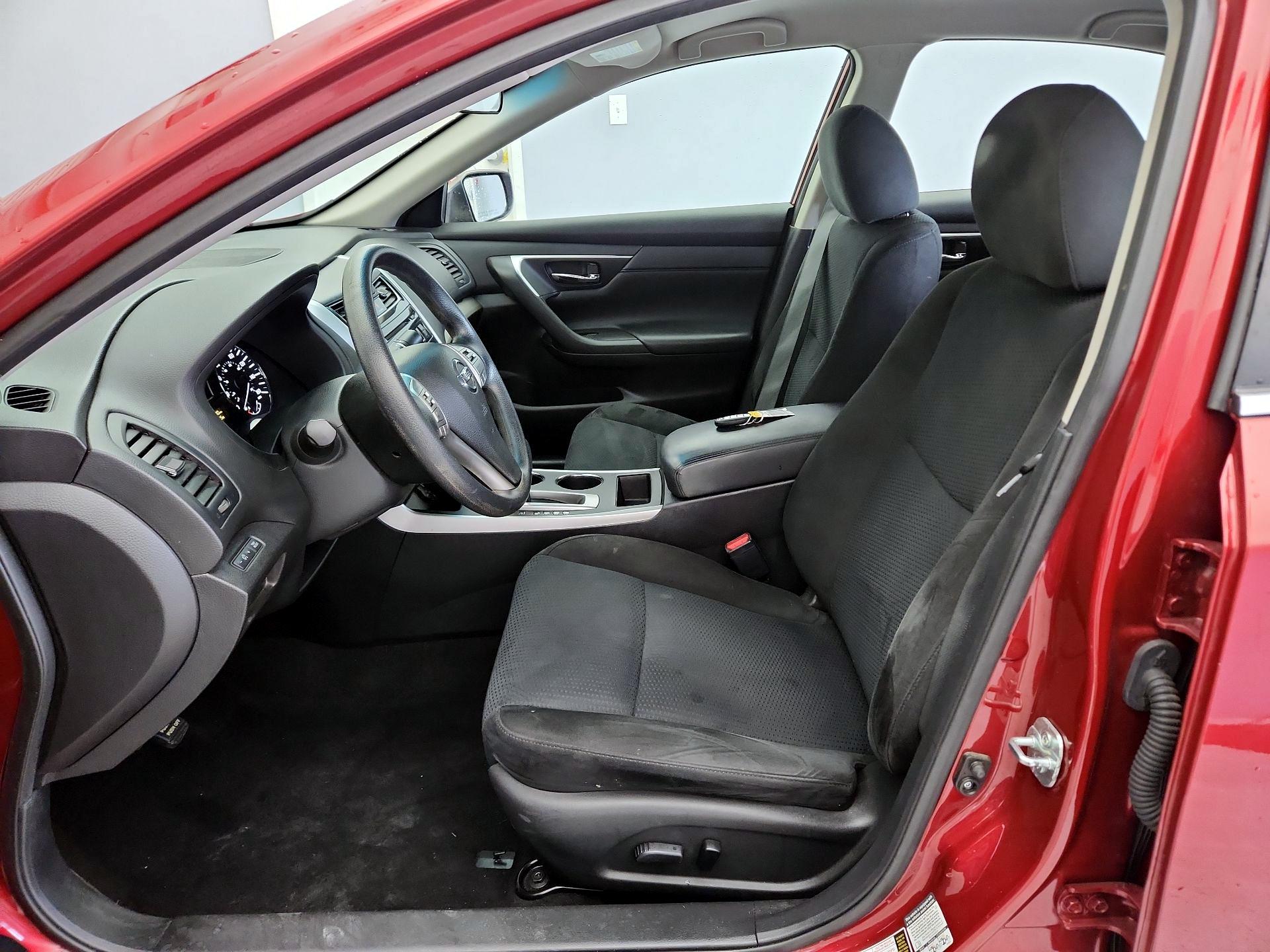 Thumbnail: 2015 Nissan Altima - 11